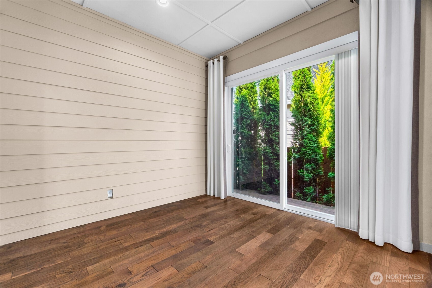 3732 Eagledale Court Property Photo 10