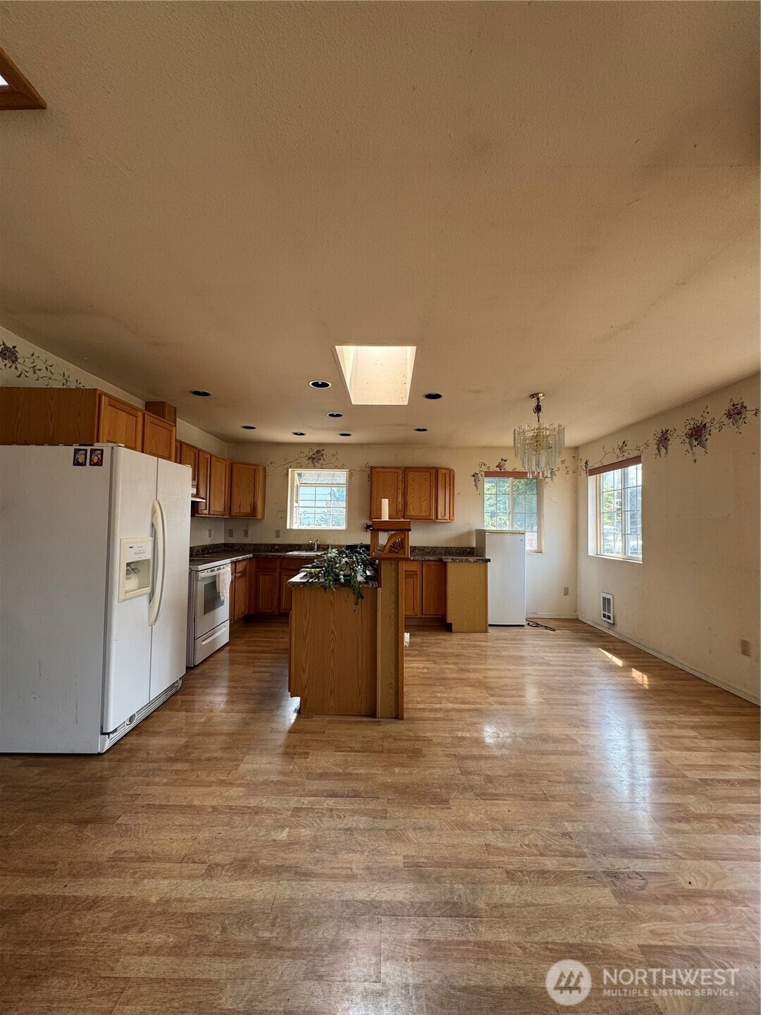 5712 S Augusta Street Property Photo 6