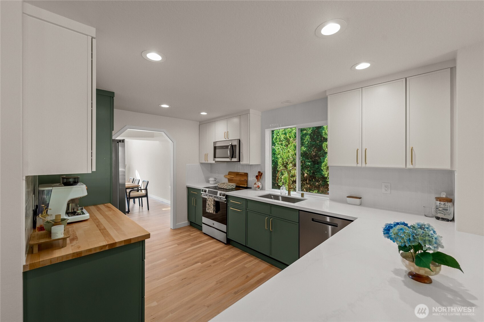 1812 Lumley Avenue Property Photo 8