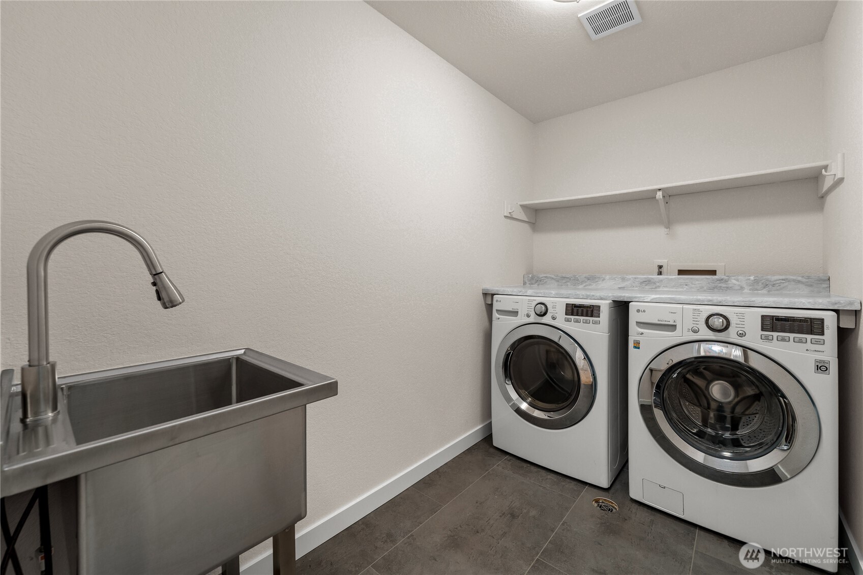 1812 Lumley Avenue Property Photo 26
