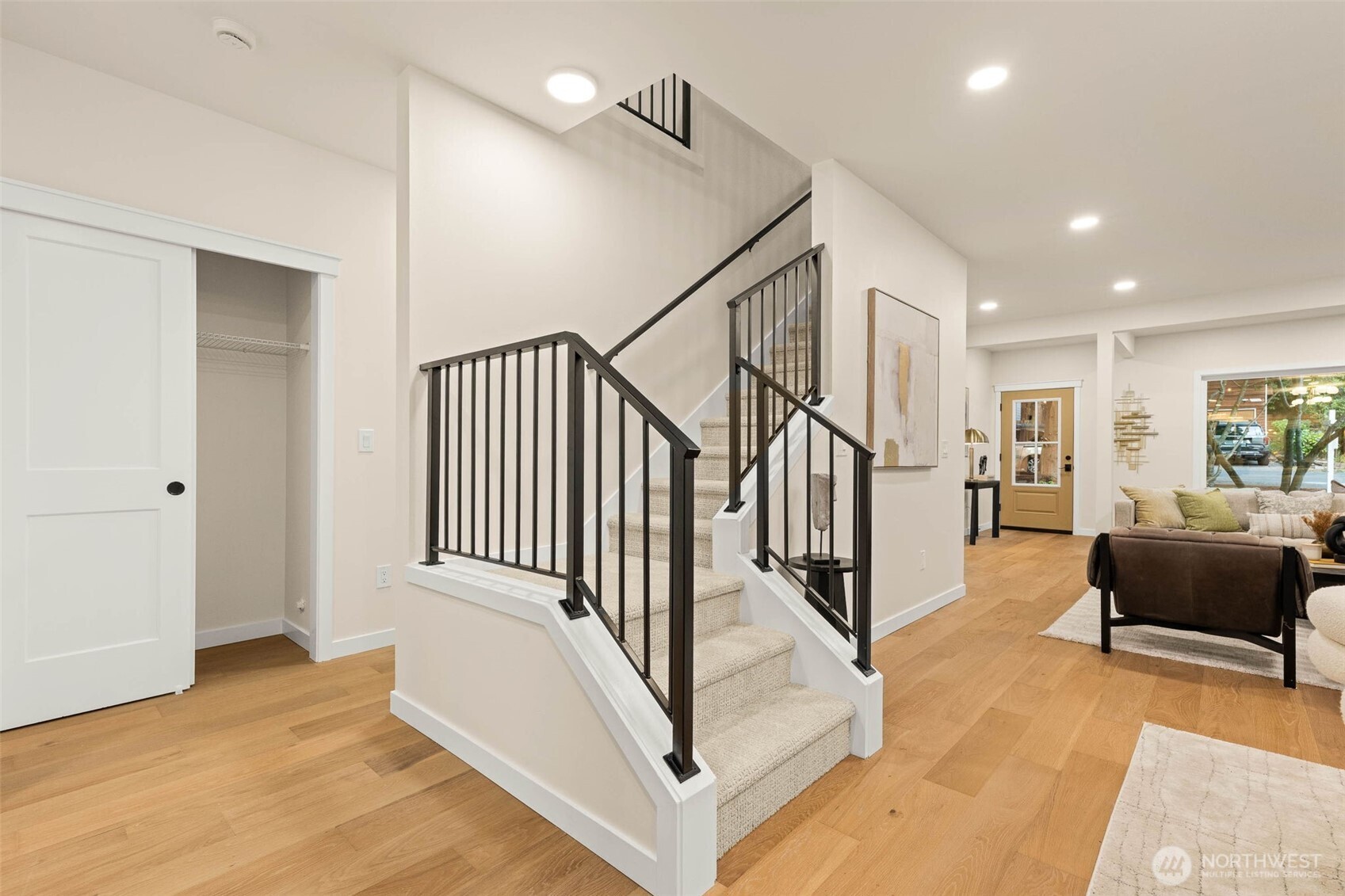 10733 Interlake Avenue Property Photo 11