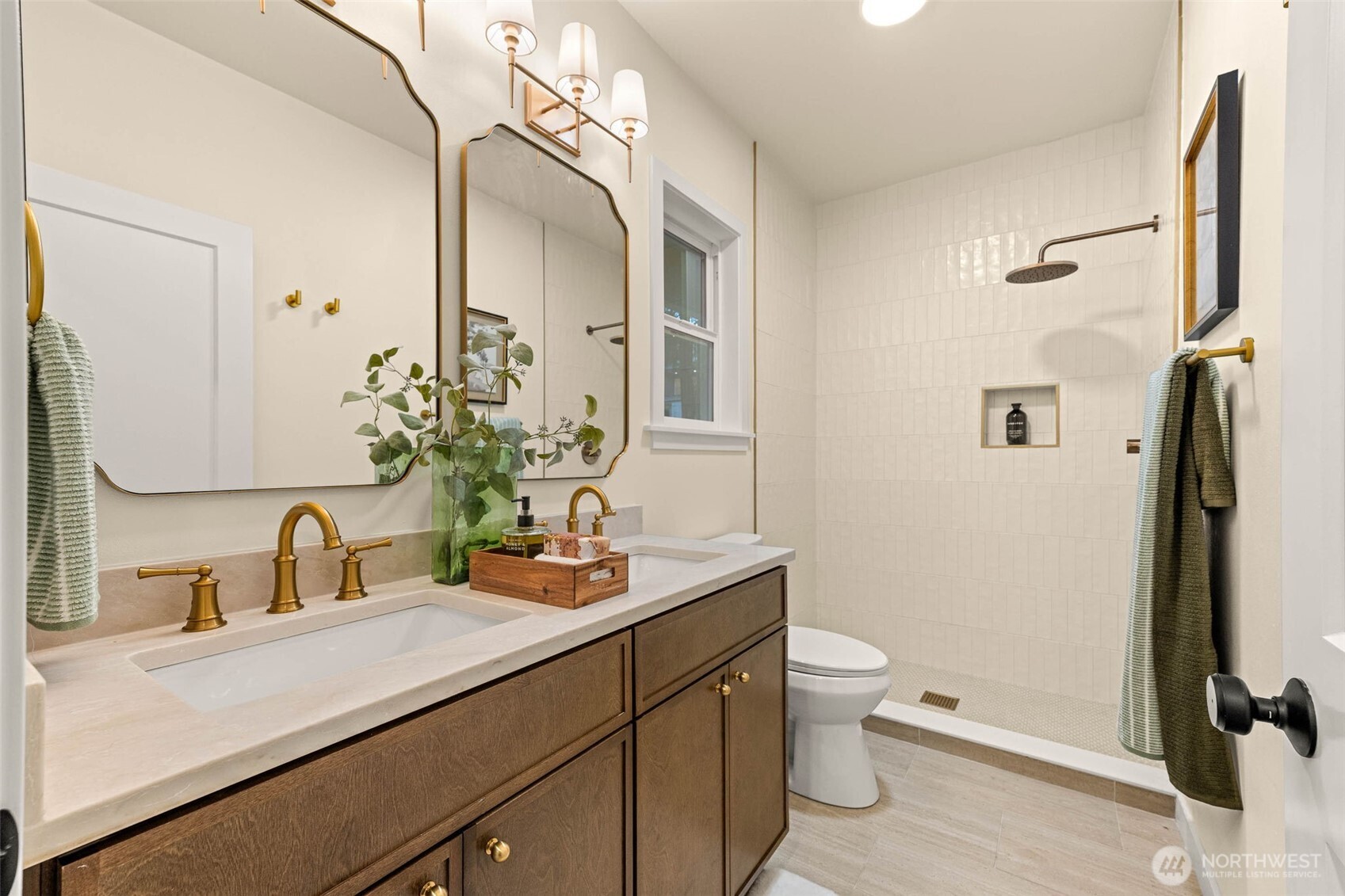 10733 Interlake Avenue Property Photo 14