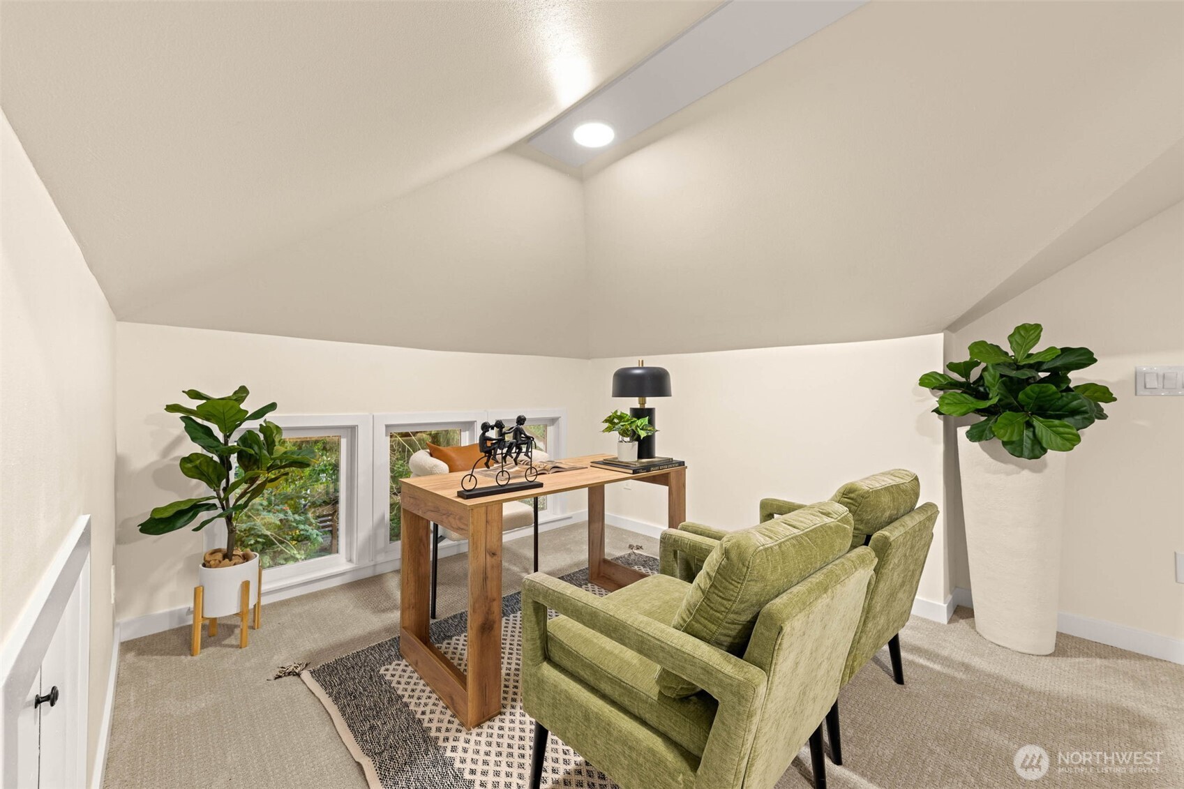 10733 Interlake Avenue Property Photo 19