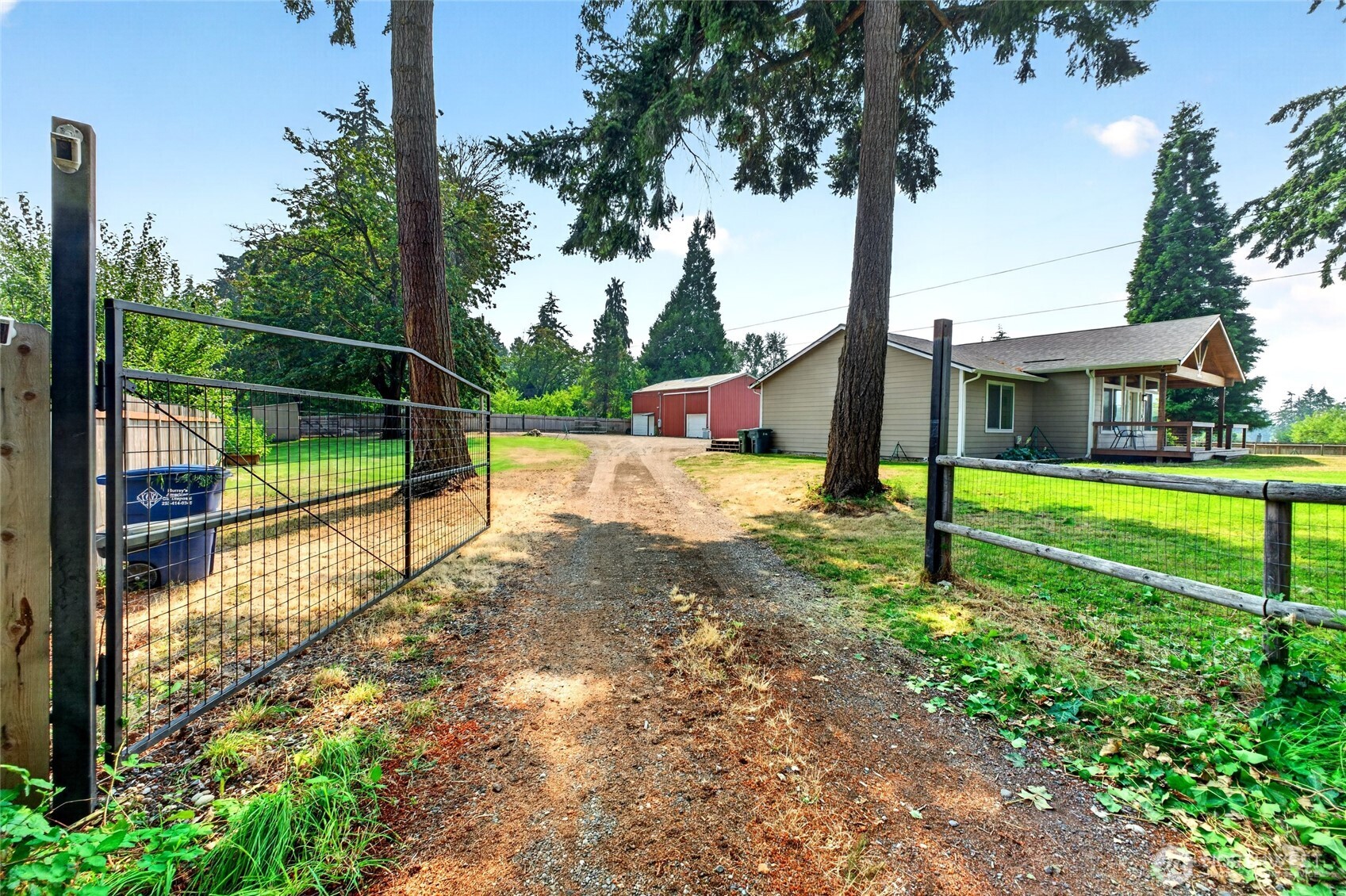 10516 36th Street Property Photo 2