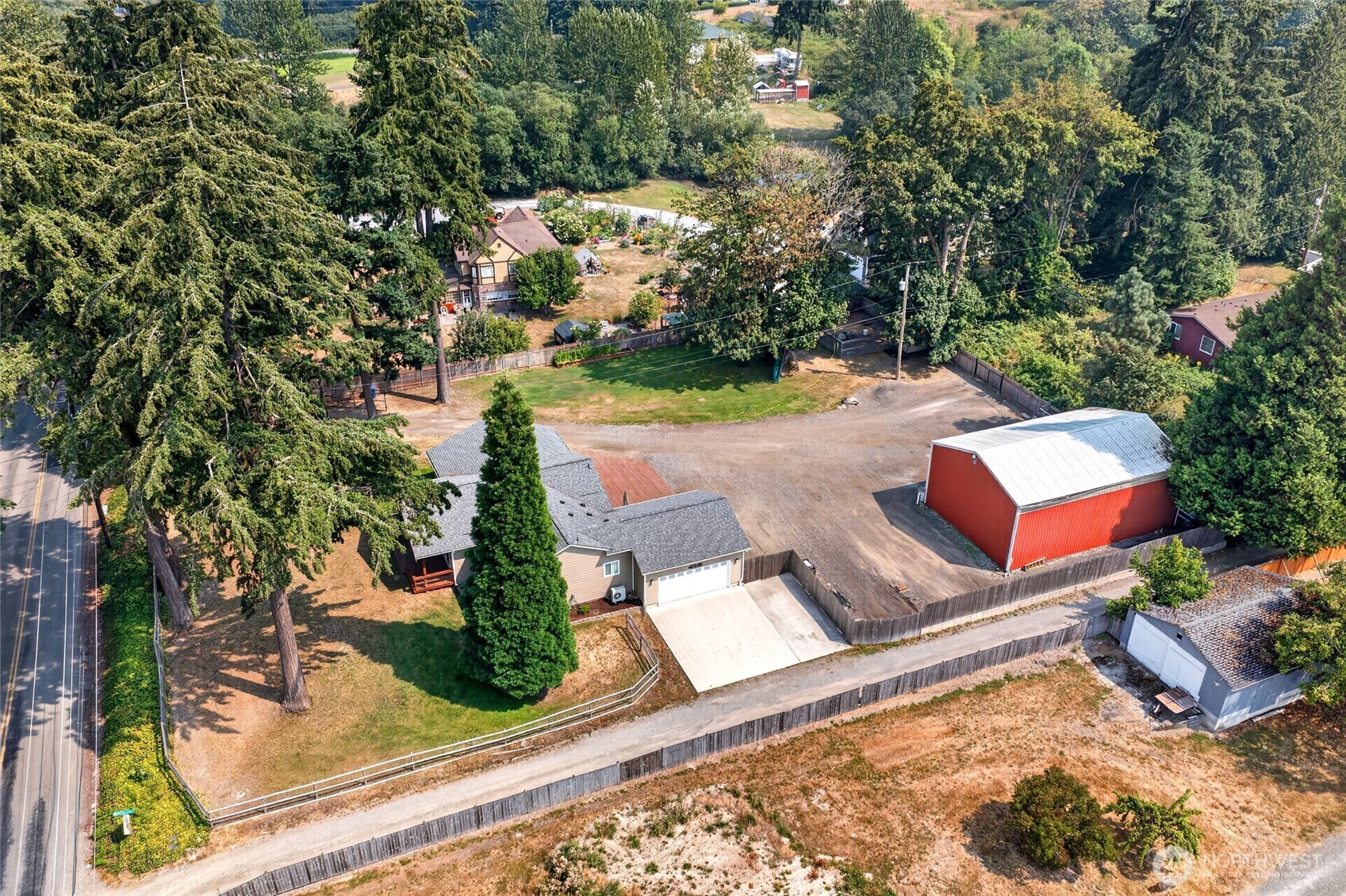 10516 36th Street Property Photo 8