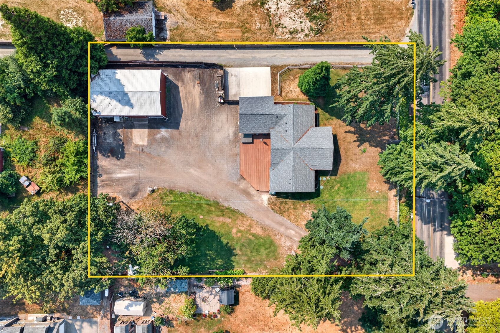 10516 36th Street Property Photo 9