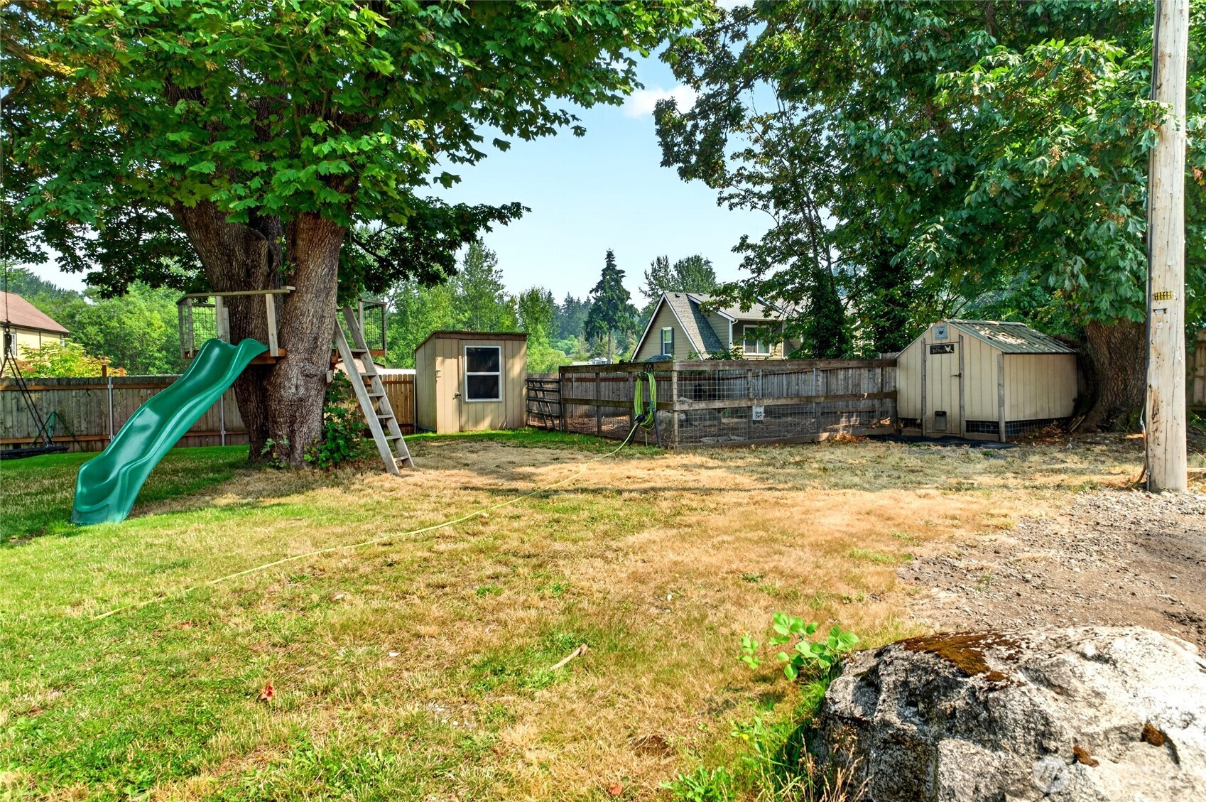 10516 36th Street Property Photo 11