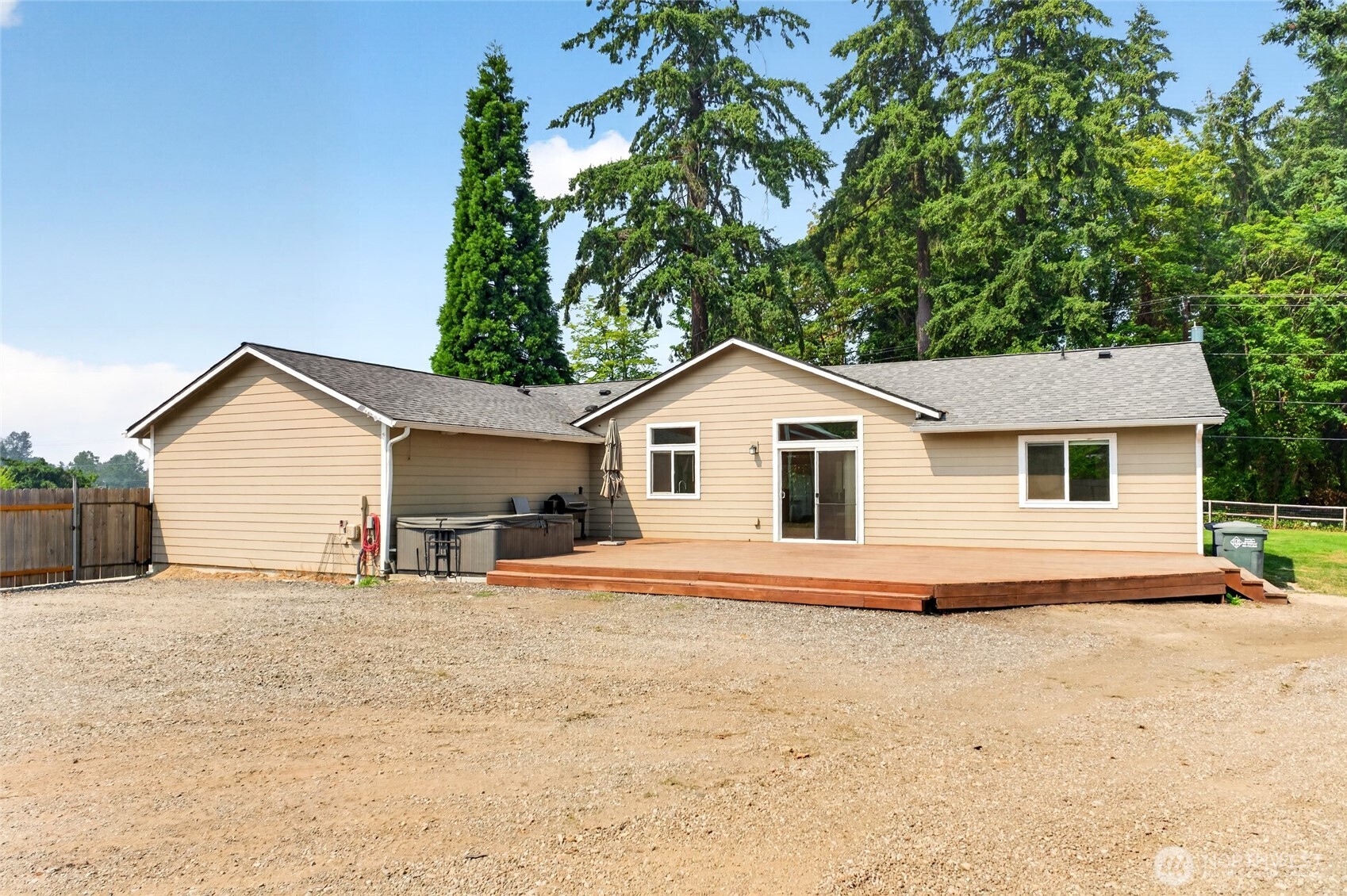 10516 36th Street Property Photo 12