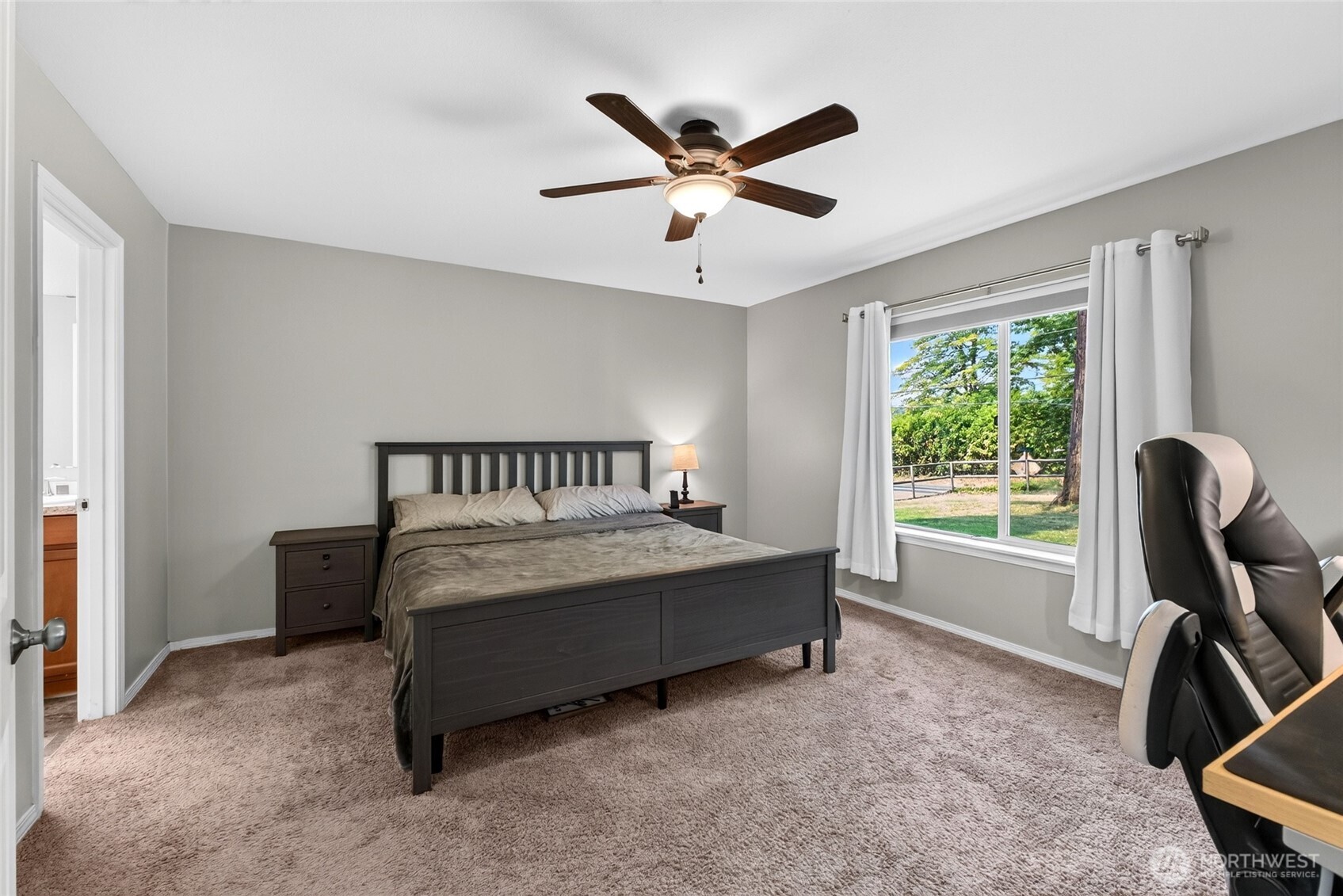 10516 36th Street Property Photo 18
