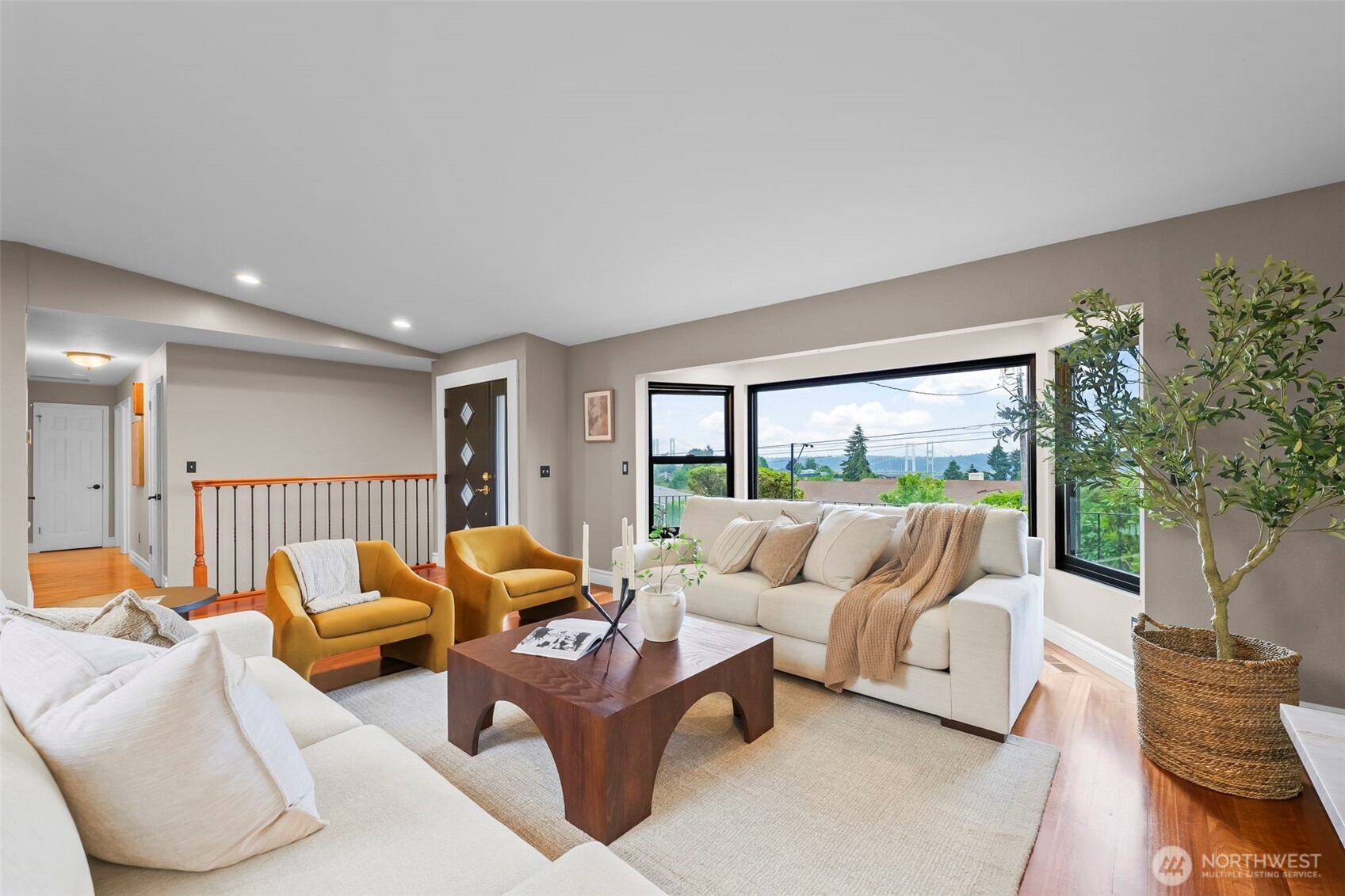 1871 N Skyline Drive Property Photo 3