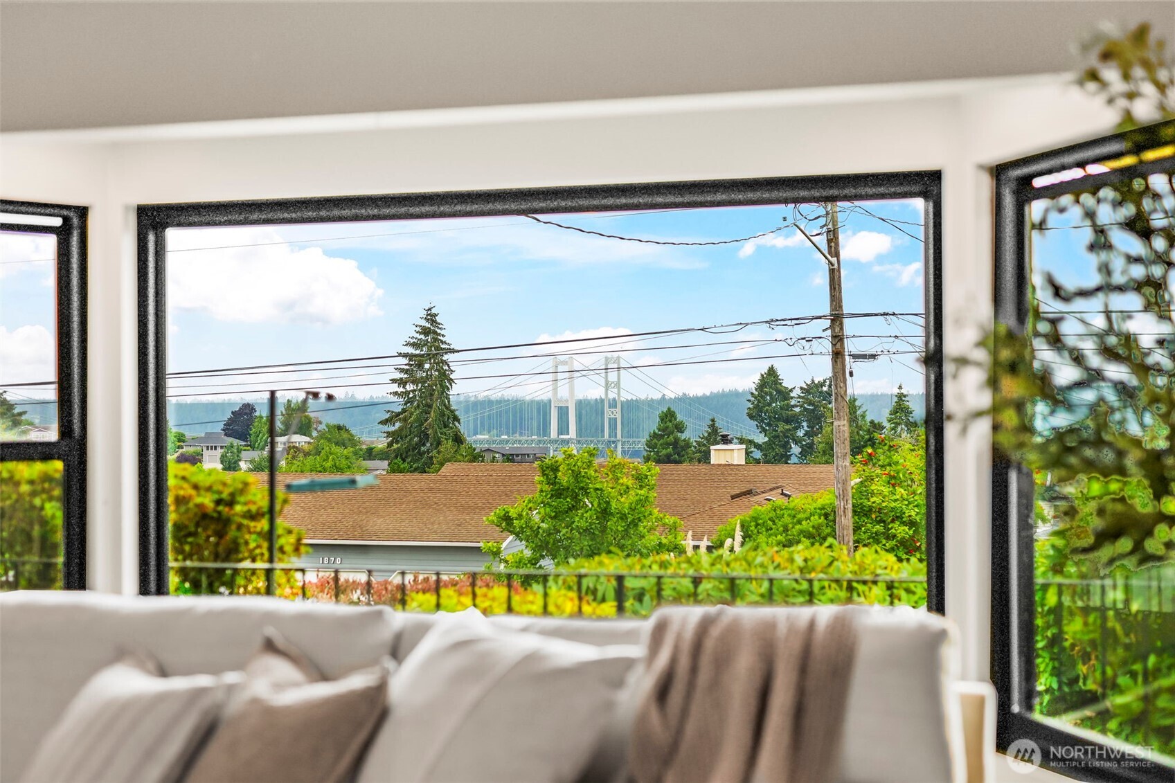 1871 N Skyline Drive Property Photo 4