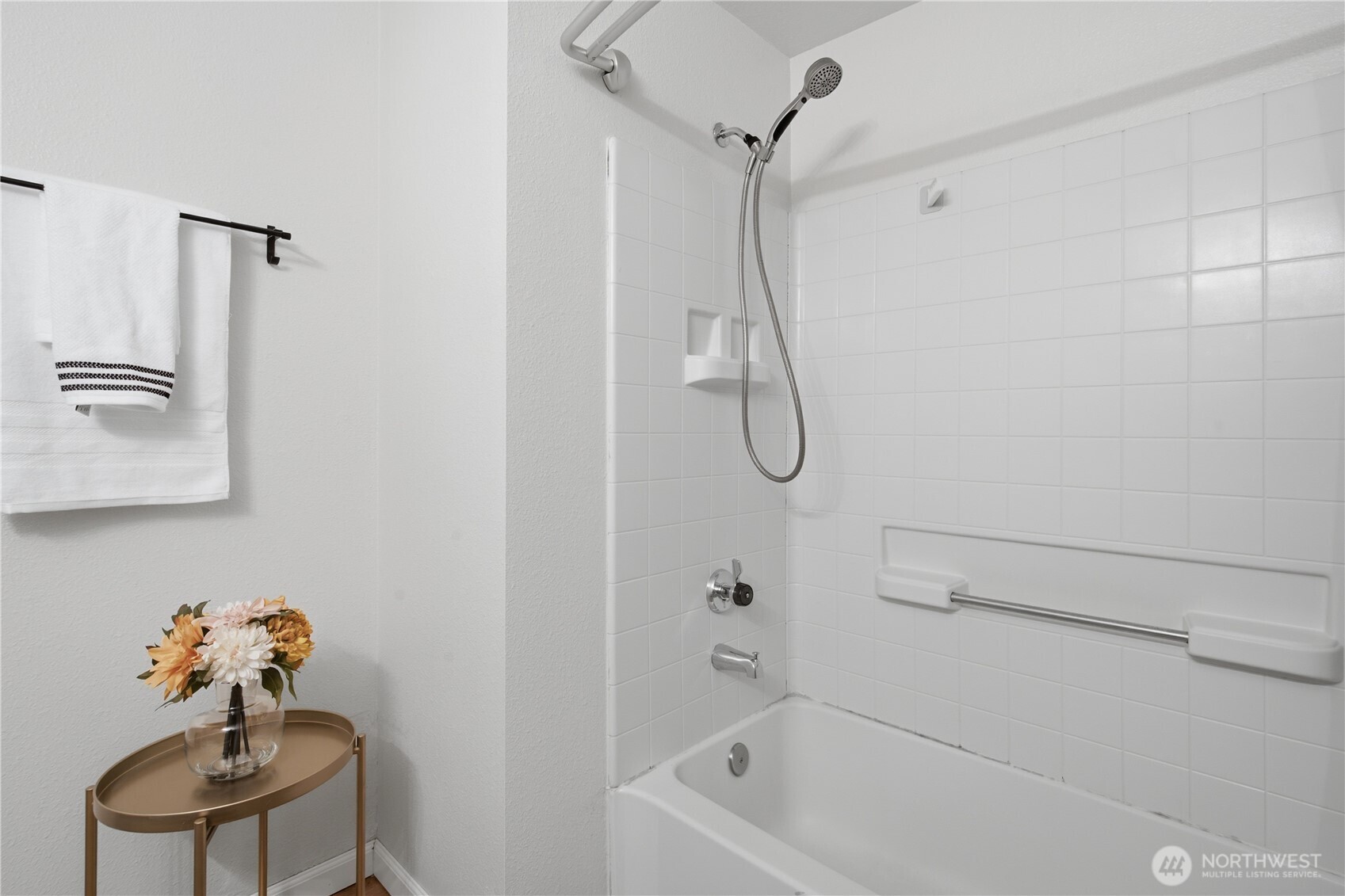 12611 109th Ct Ne J202 Property Photo 13
