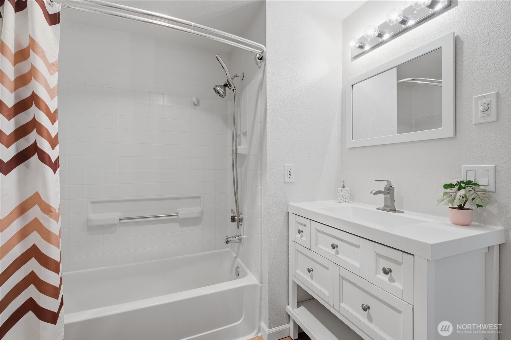 12611 109th Ct Ne J202 Property Photo 21