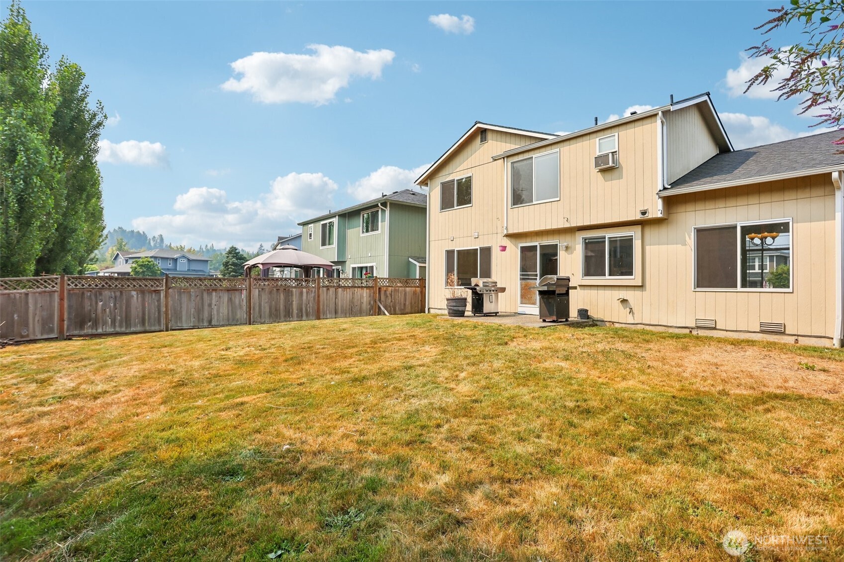 16133 Lakeview Avenue Property Photo 4