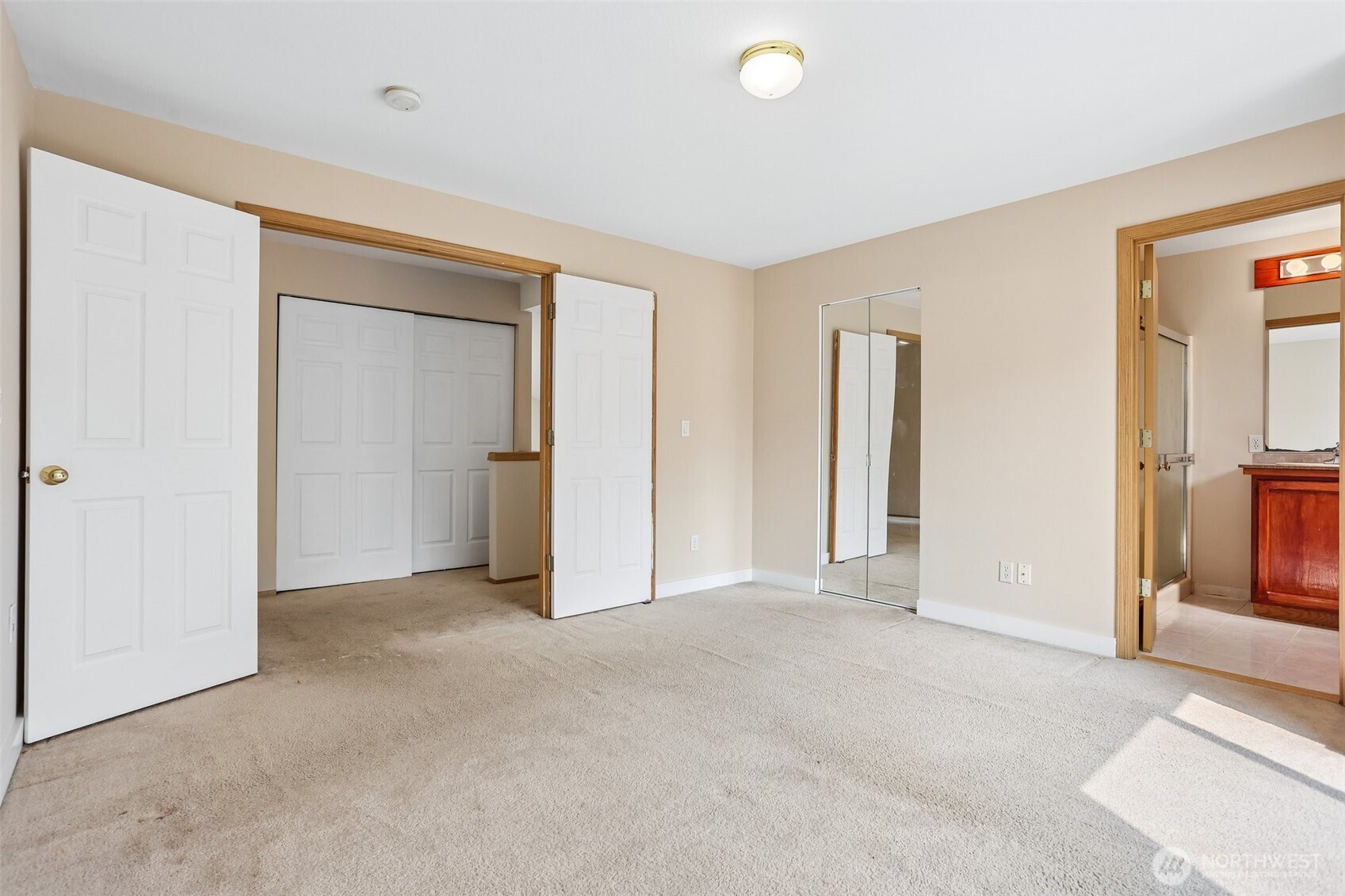 16133 Lakeview Avenue Property Photo 5