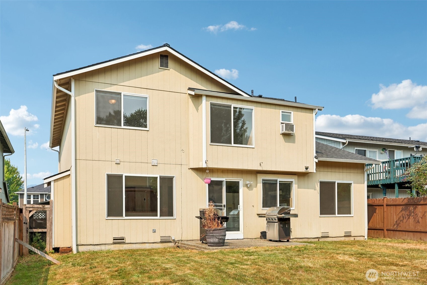 16133 Lakeview Avenue Property Photo 27