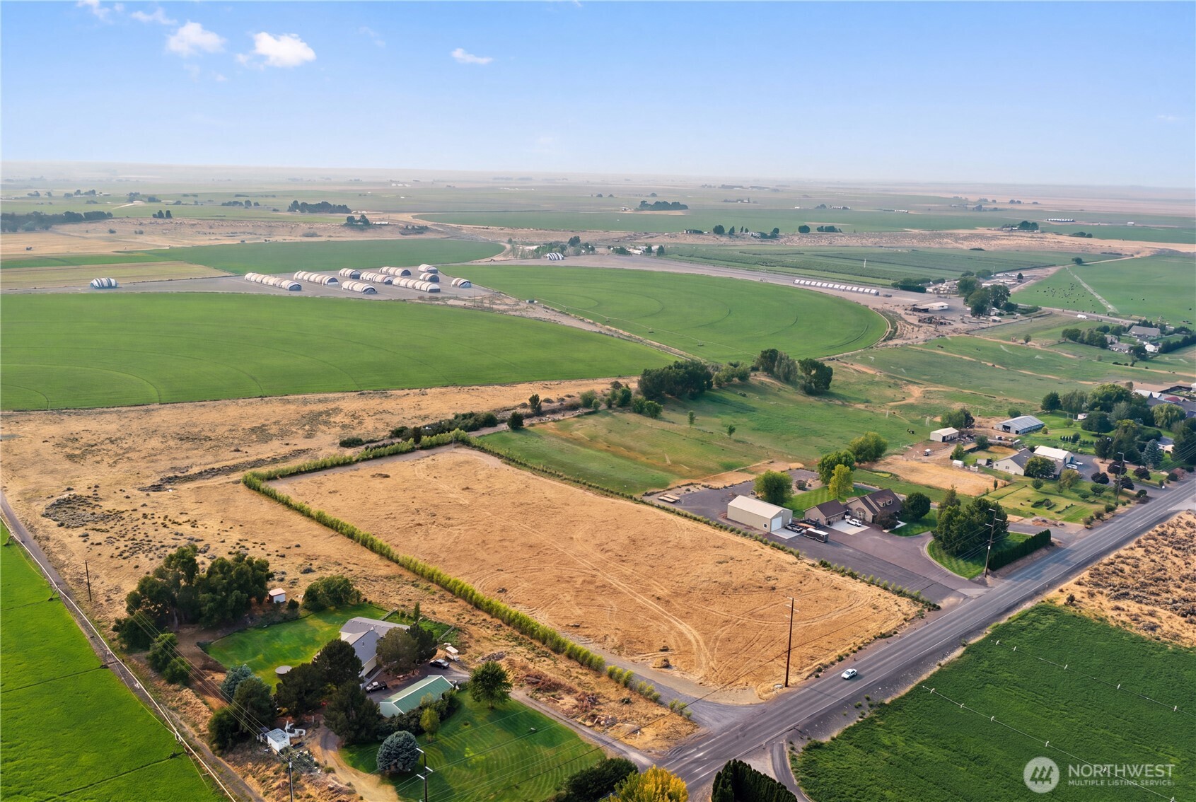 1588 Ne E Road Property Photo 1