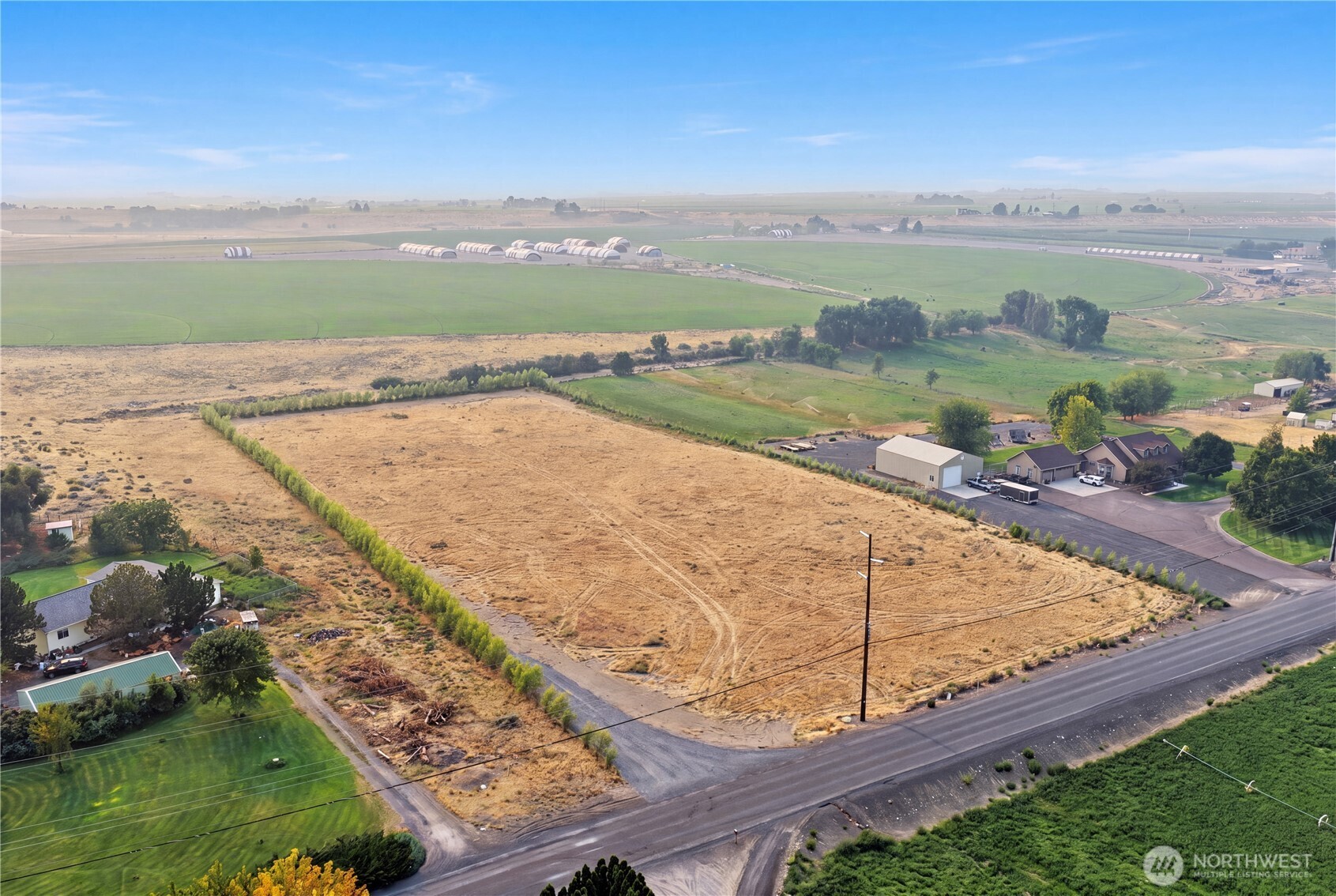 1588 Ne E Road Property Photo 8