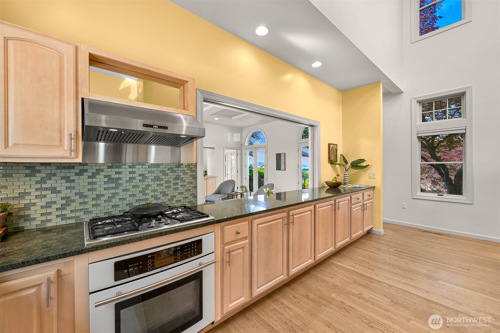 4355 Gooding Avenue Property Photo 12