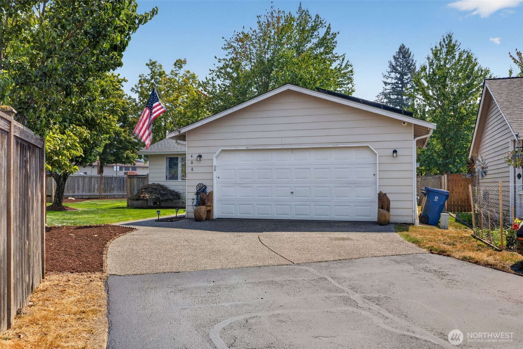 408 Amberwood Circle Property Photo 1