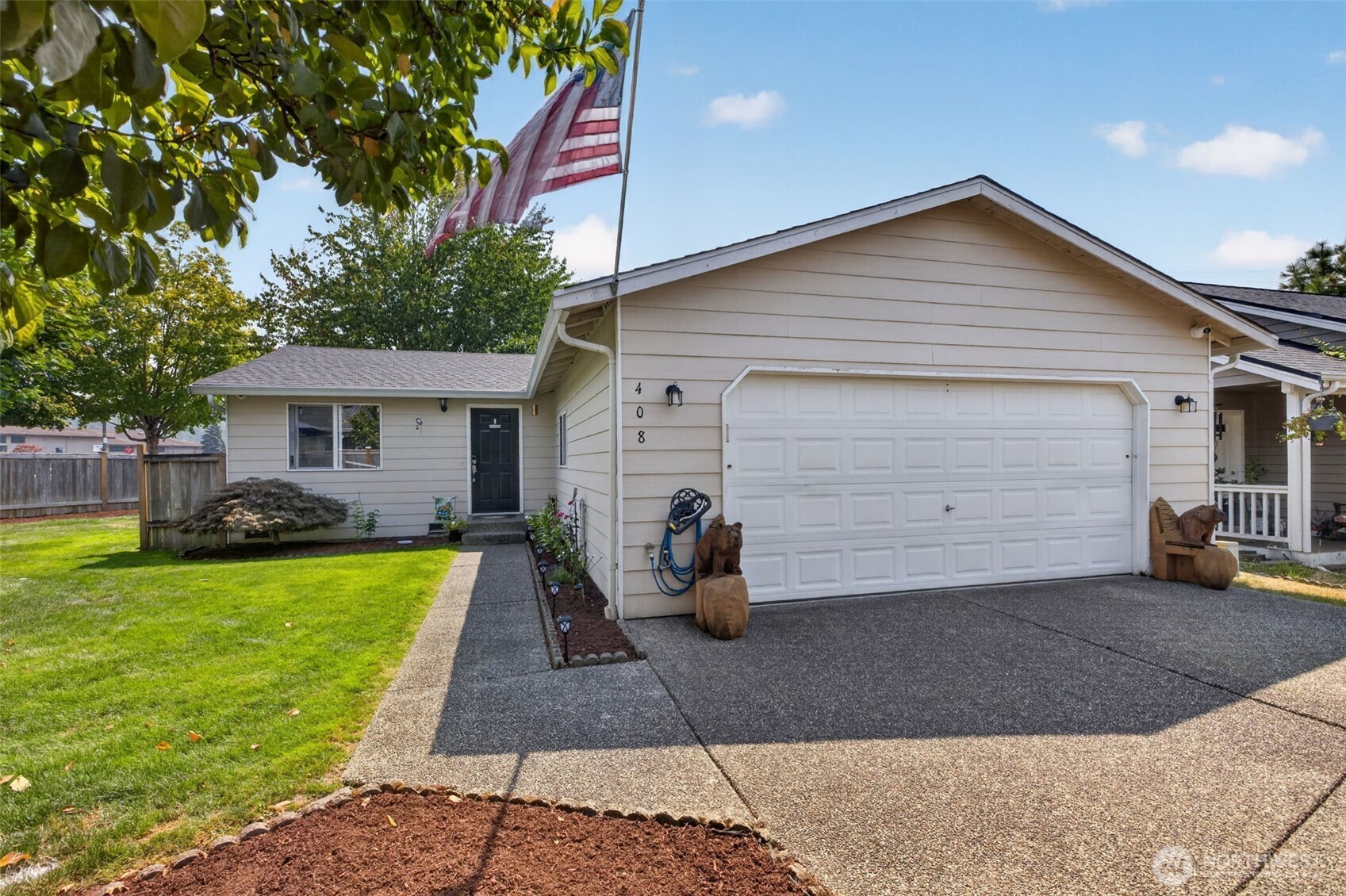 408 Amberwood Circle Property Photo 2