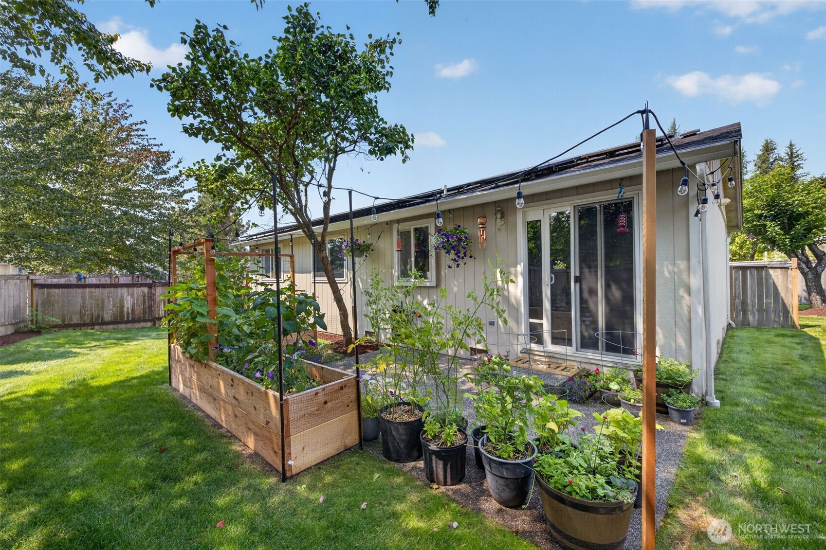 408 Amberwood Circle Property Photo 7