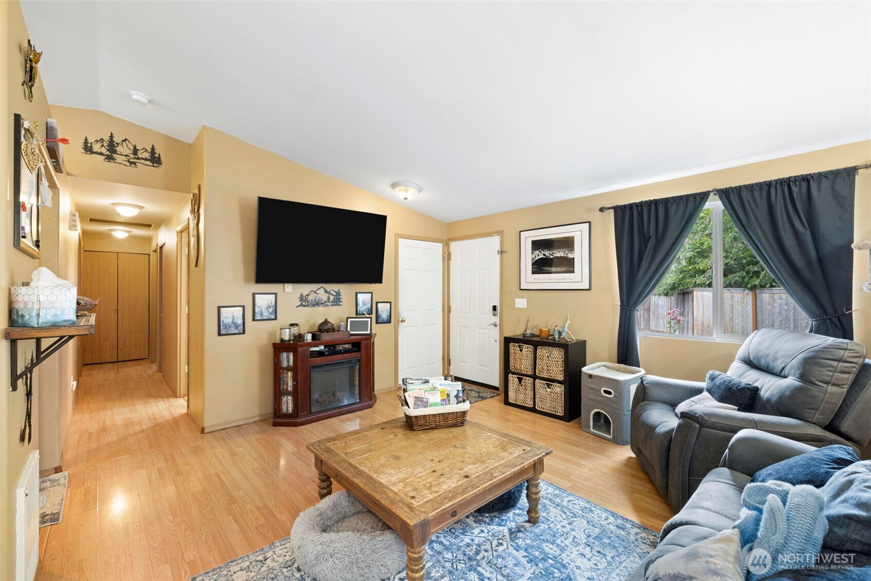 408 Amberwood Circle Property Photo 11