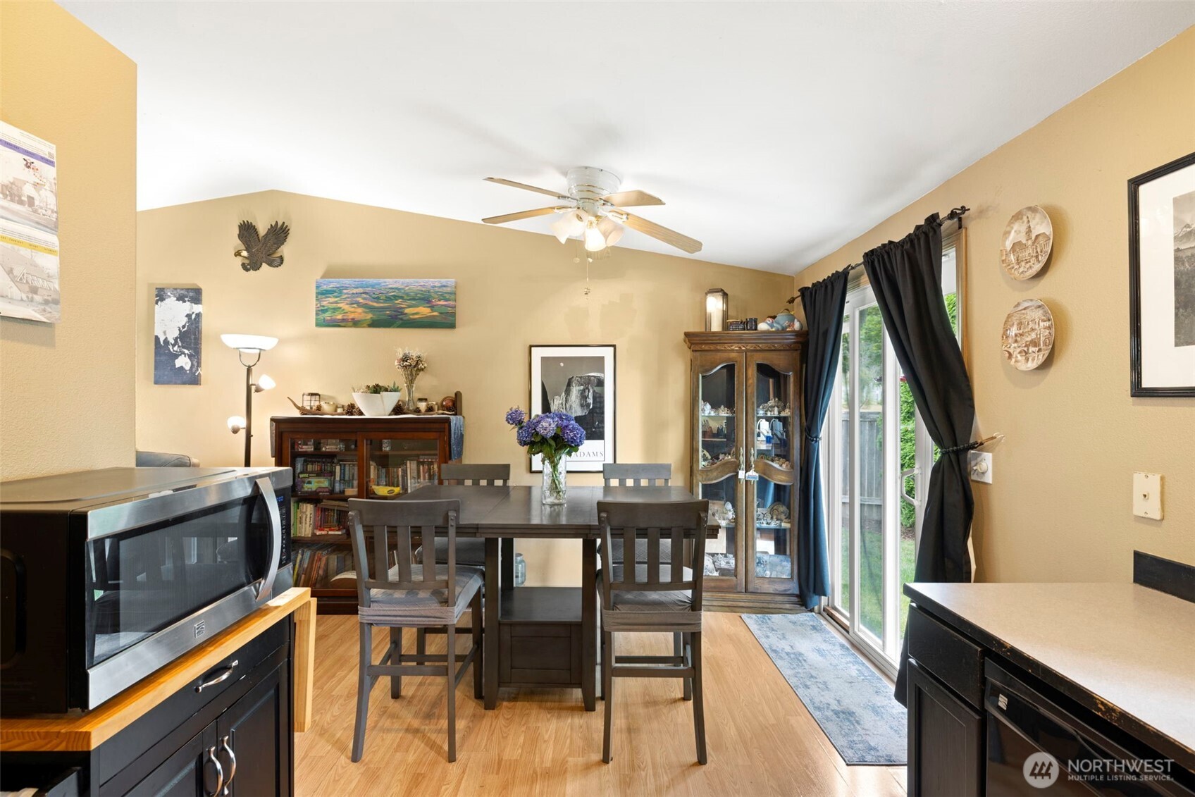 408 Amberwood Circle Property Photo 13