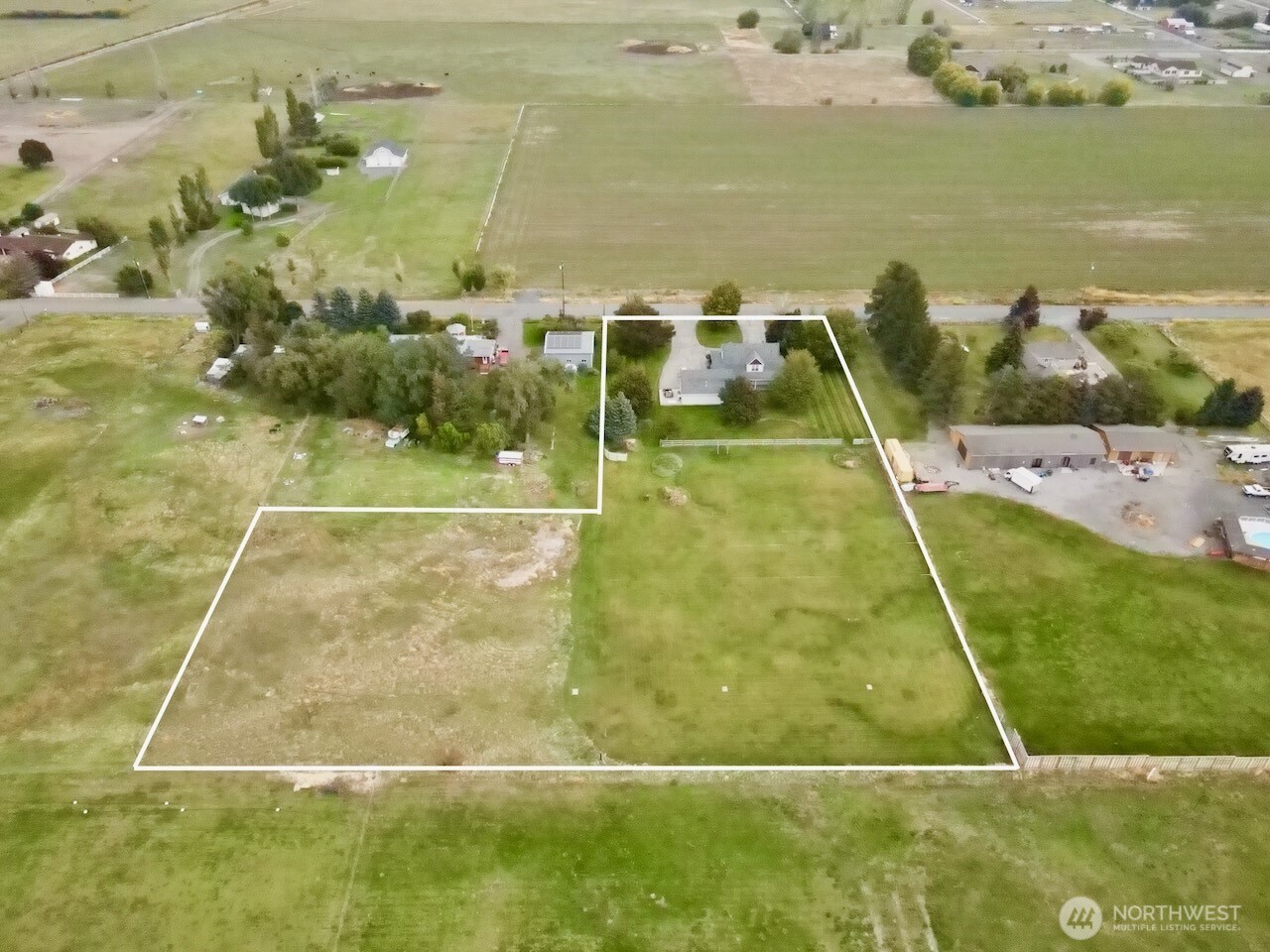 461 Fields Road Property Photo 2