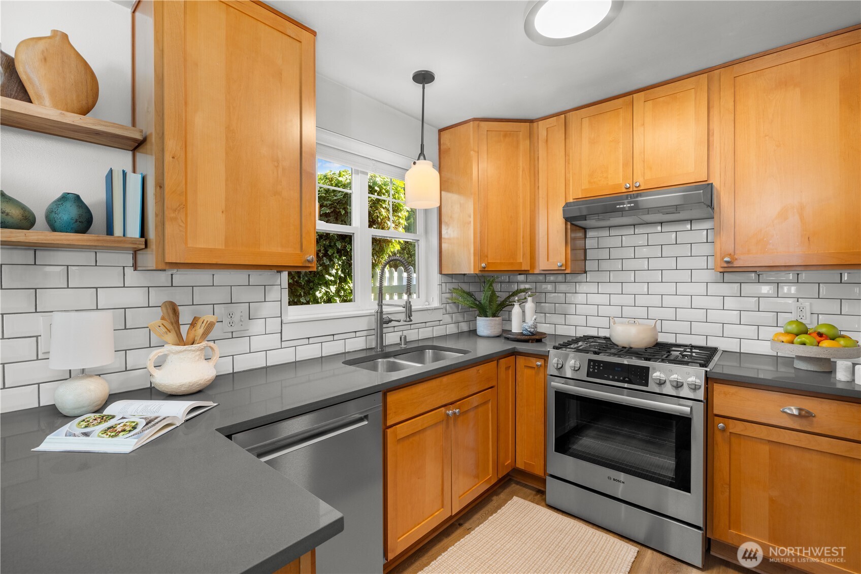 1827 Parade Grounds Avenue Property Photo 9
