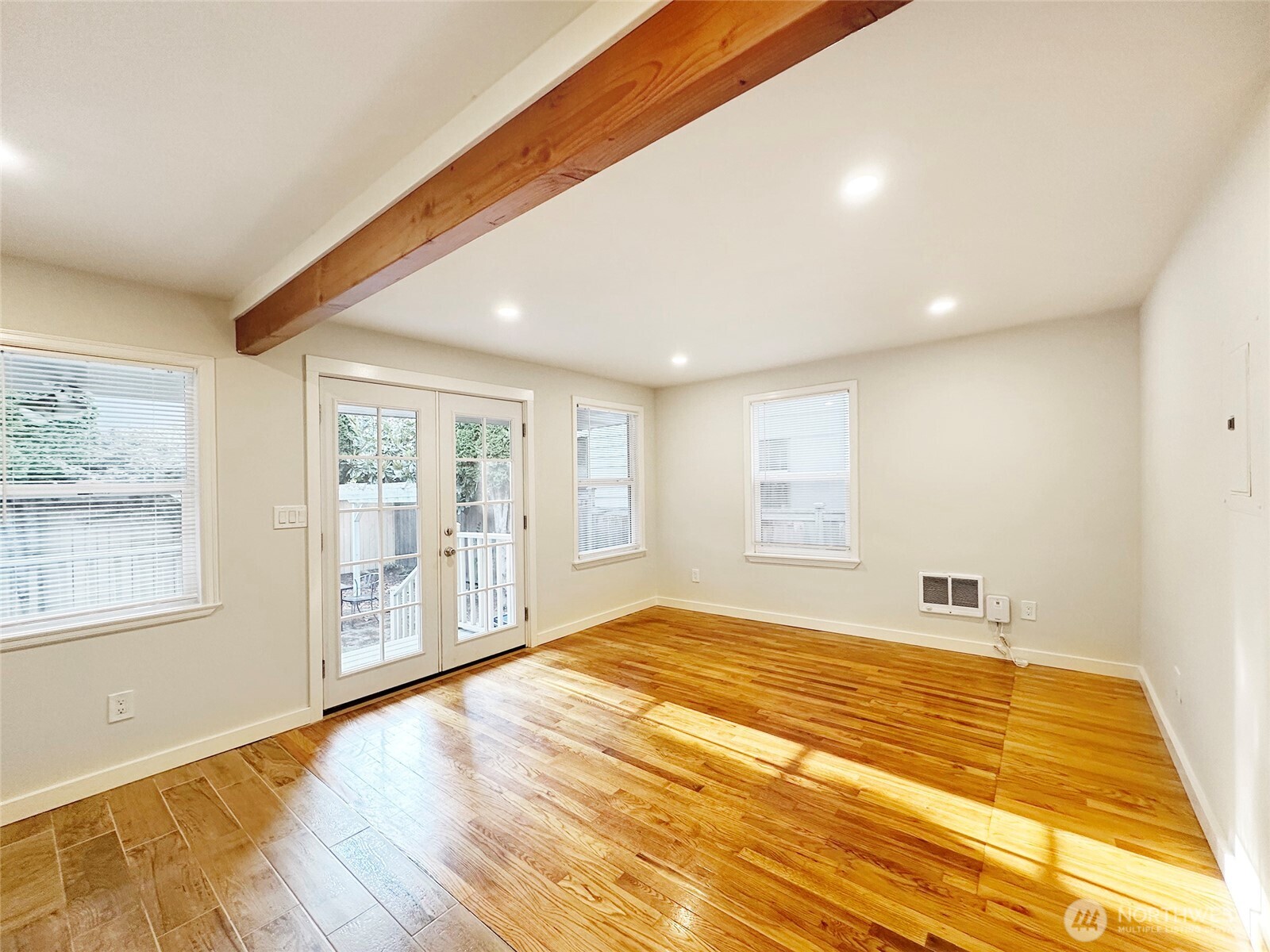 1111 34th Avenue Property Photo 4