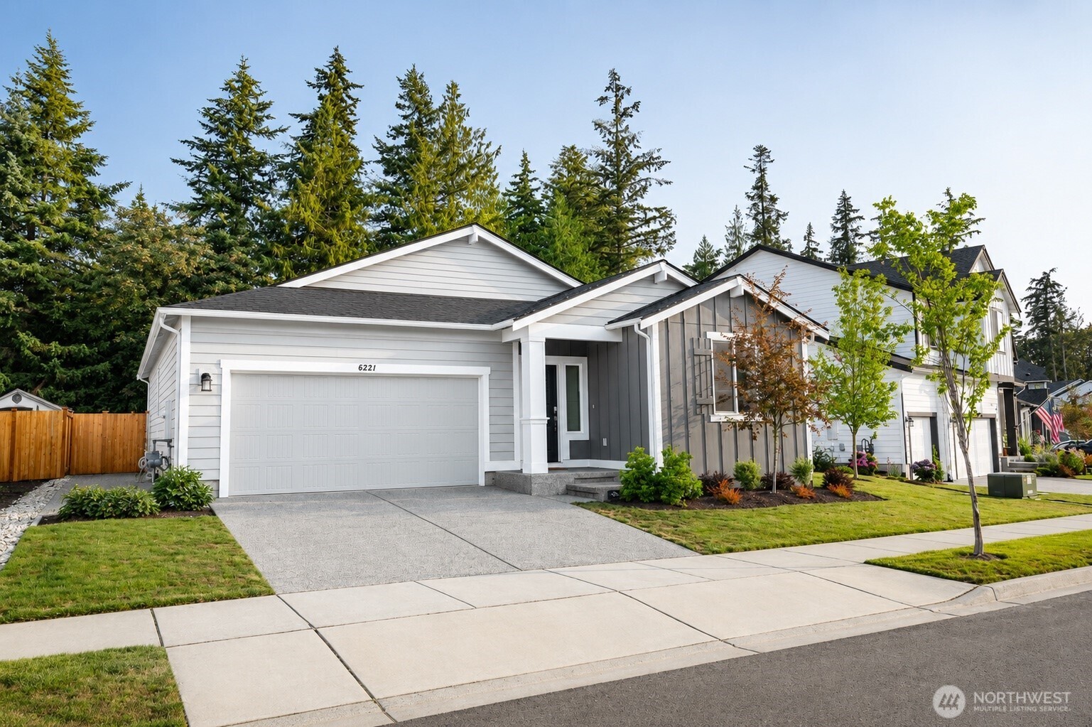 8221 285th Place Property Photo 1
