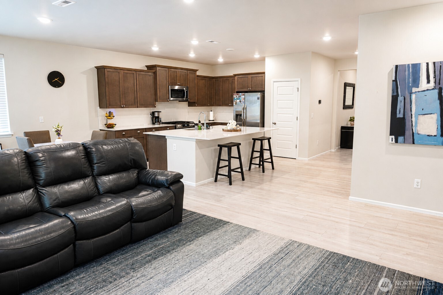 8221 285th Place Property Photo 6