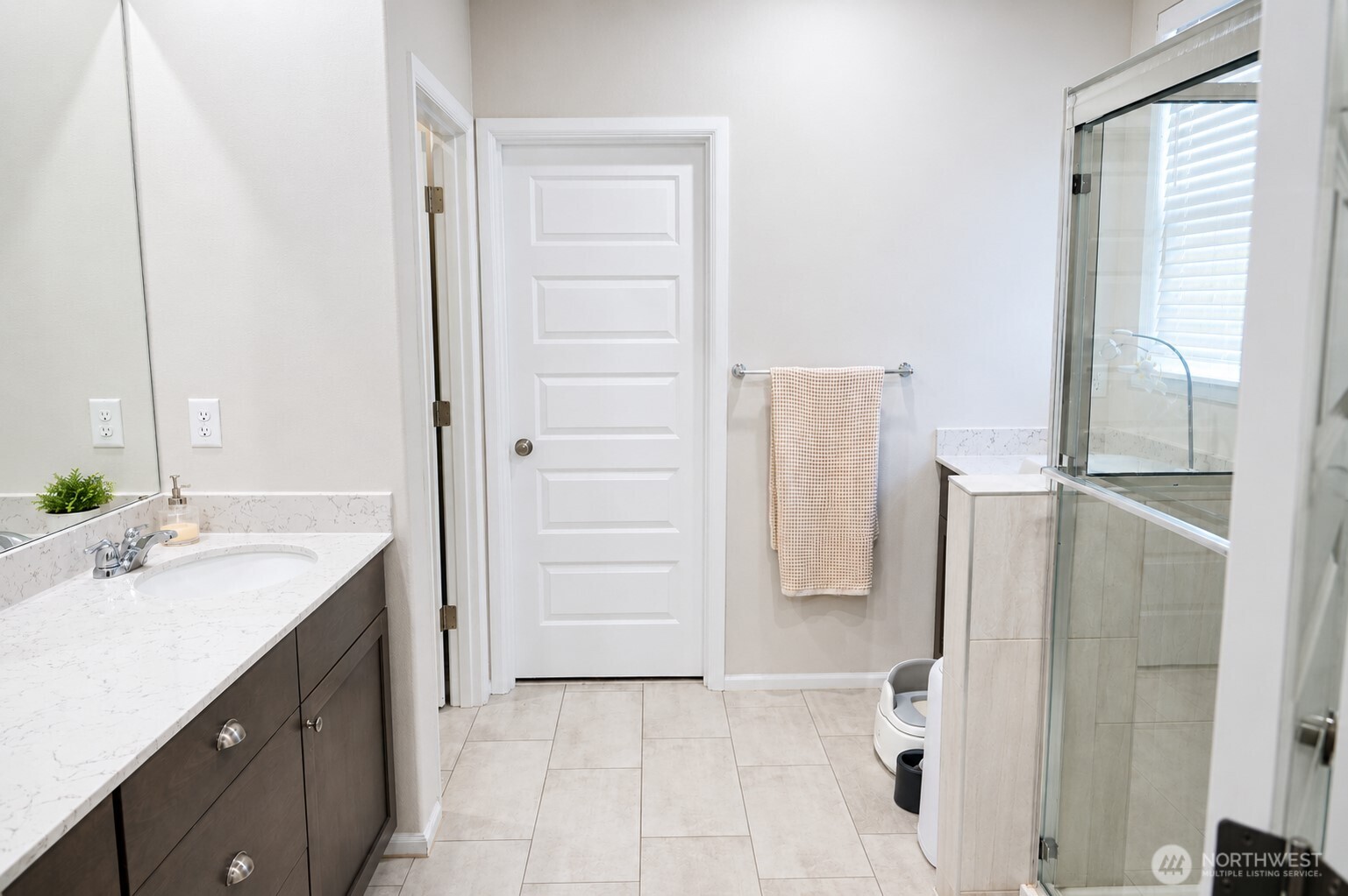 8221 285th Place Property Photo 15