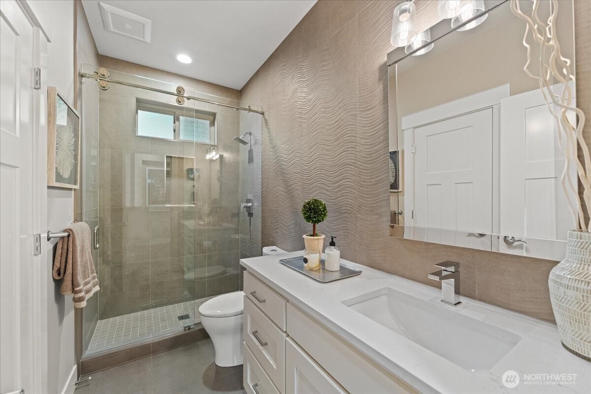 11822 Holmes Point Drive Property Photo 21