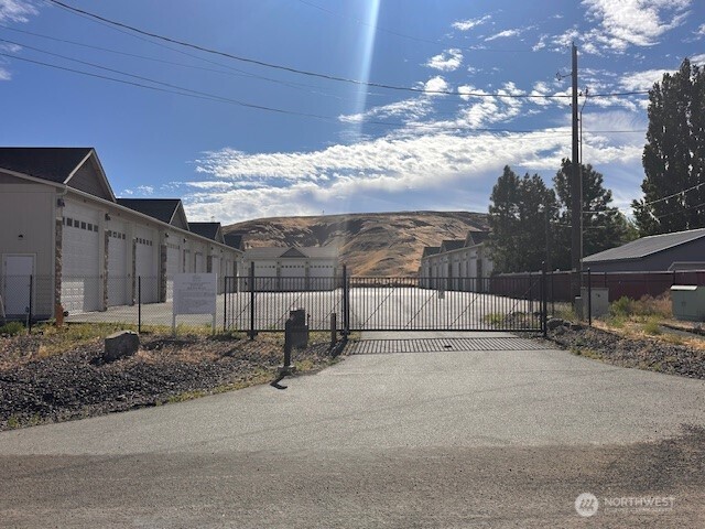 9967 W.8 Road J51 Property Photo 6