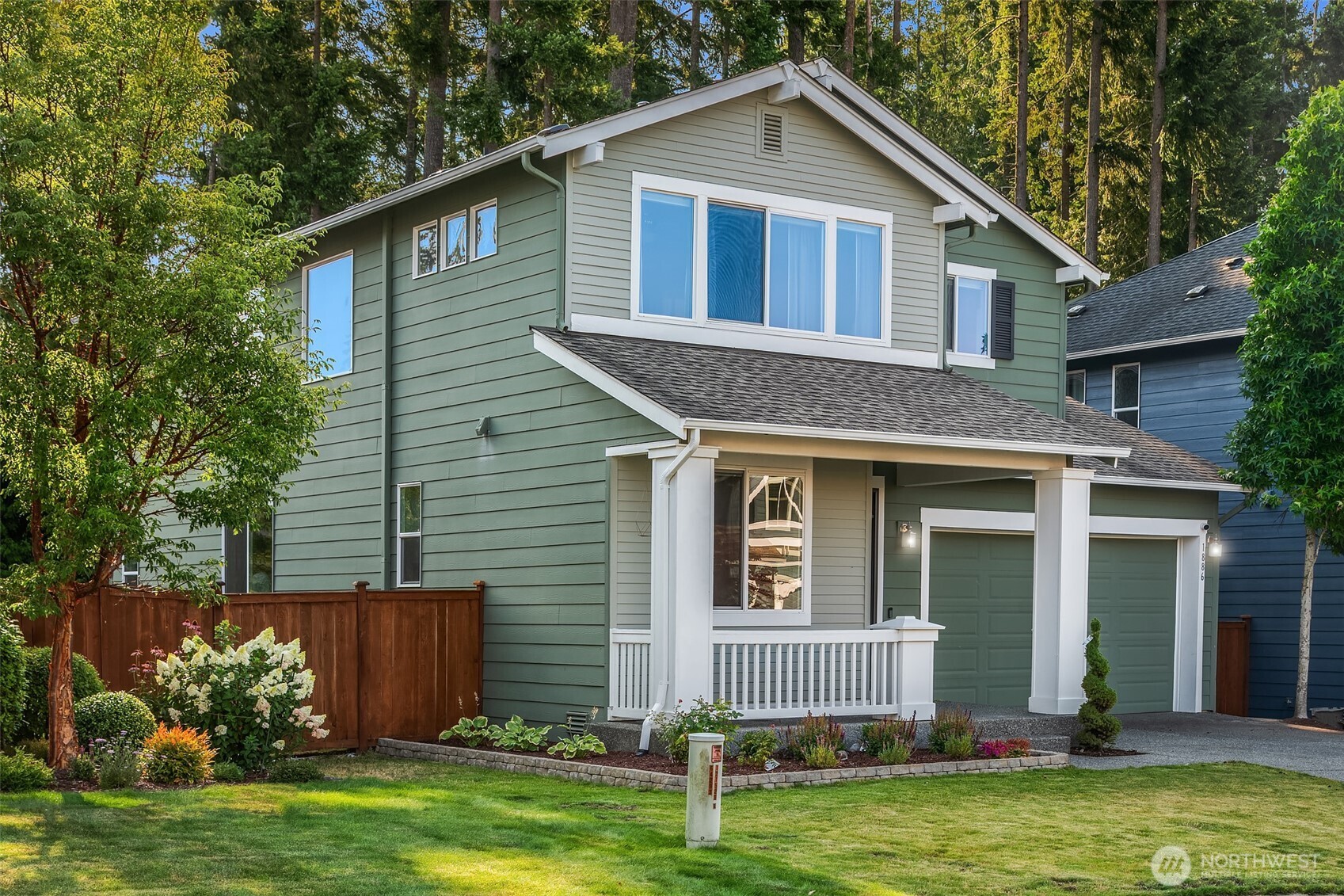 1886 Claret Loop Property Photo 1