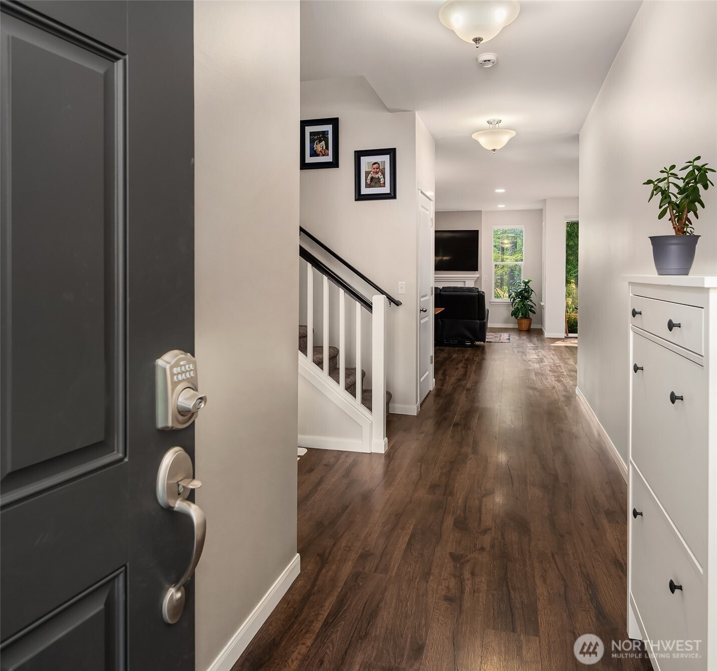 1886 Claret Loop Property Photo 5