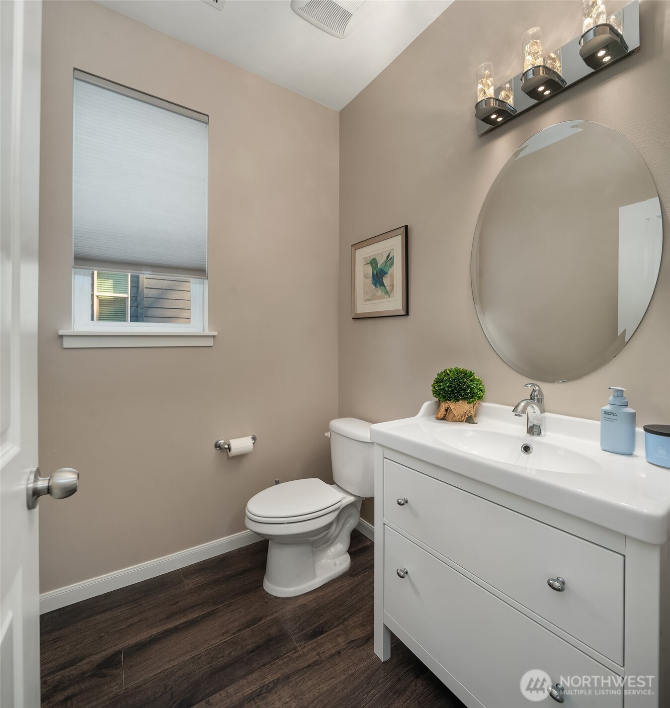 1886 Claret Loop Property Photo 7