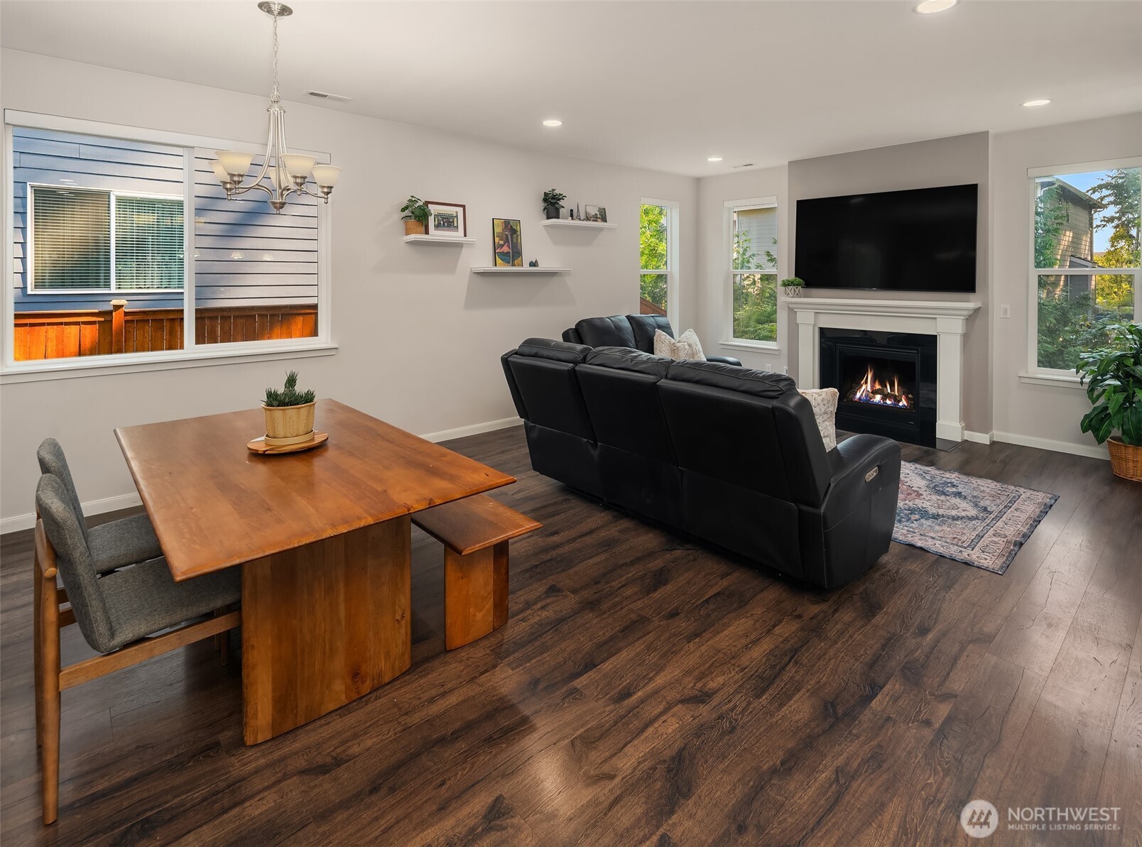 1886 Claret Loop Property Photo 17