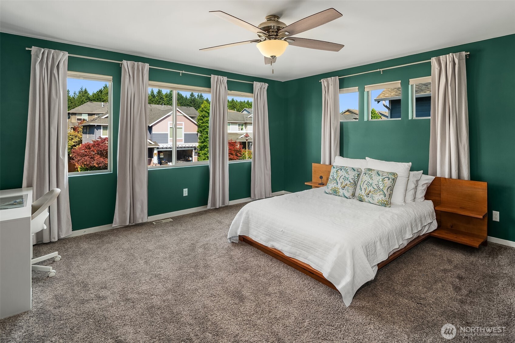 1886 Claret Loop Property Photo 19