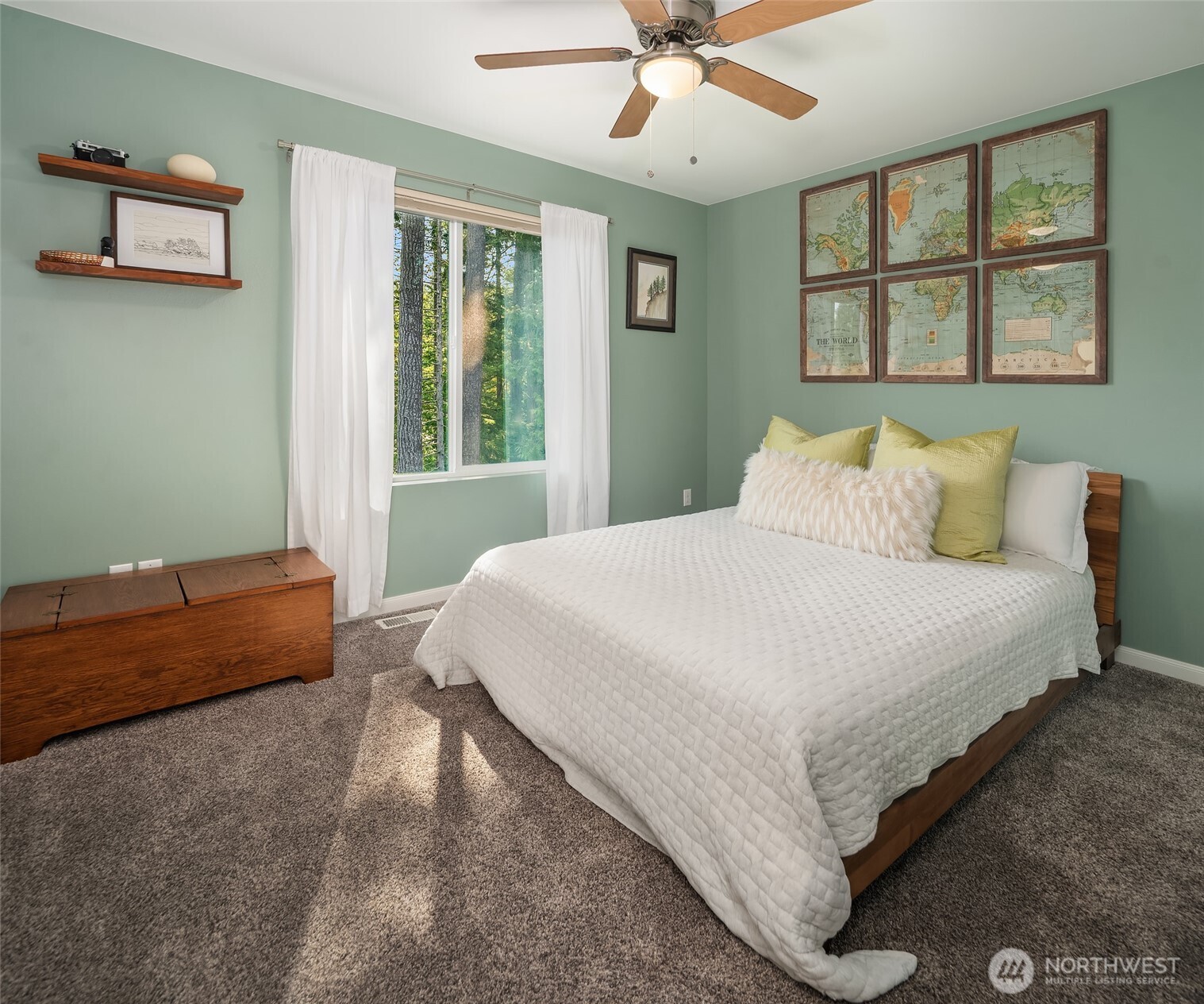 1886 Claret Loop Property Photo 22