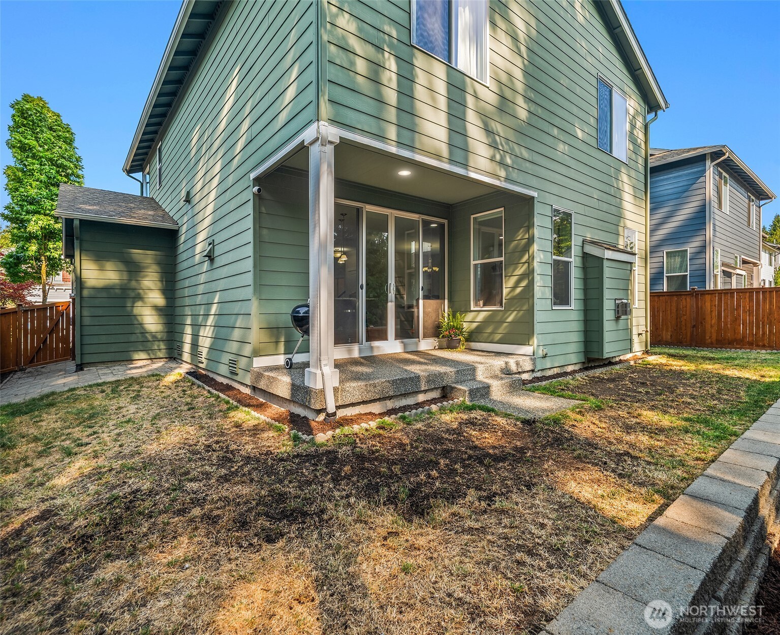 1886 Claret Loop Property Photo 26