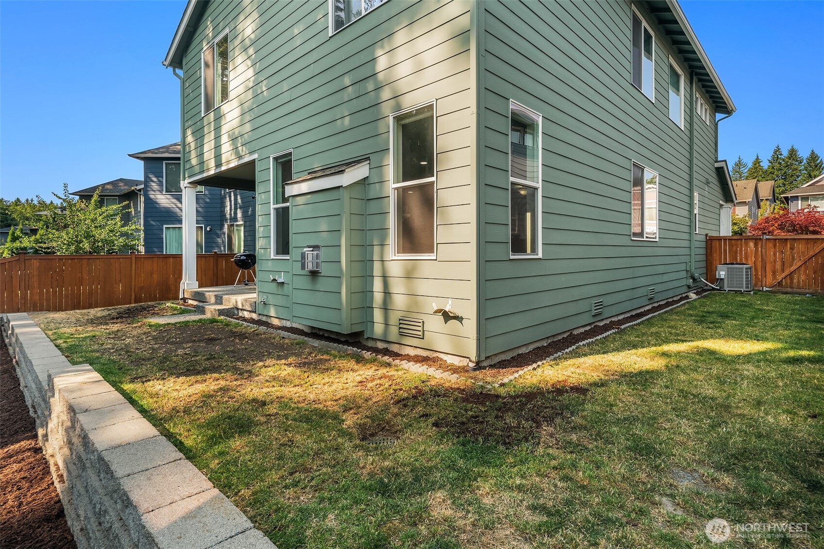 1886 Claret Loop Property Photo 27