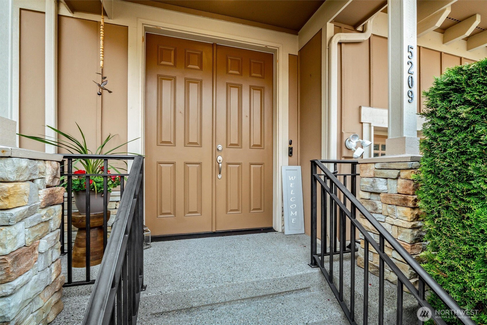 5209 157th Court Property Photo 4