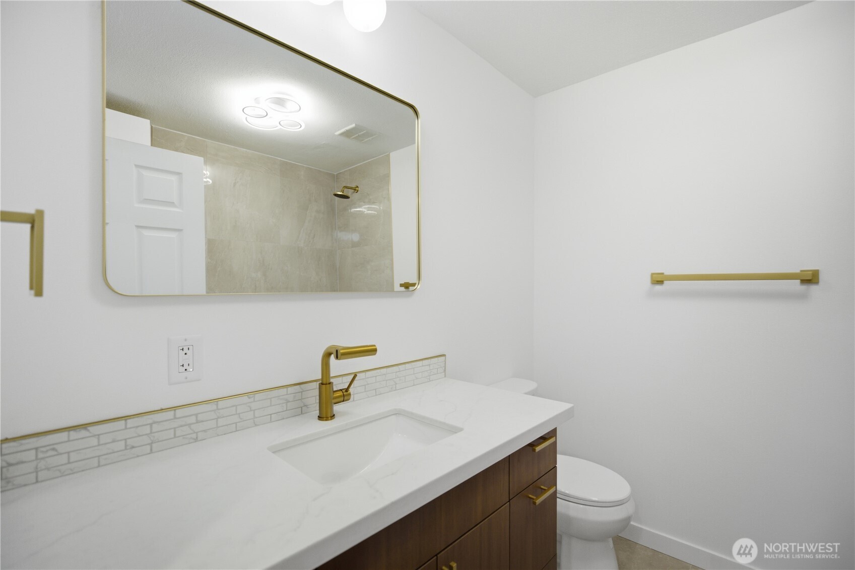 8829 Skokomish Way Property Photo 32