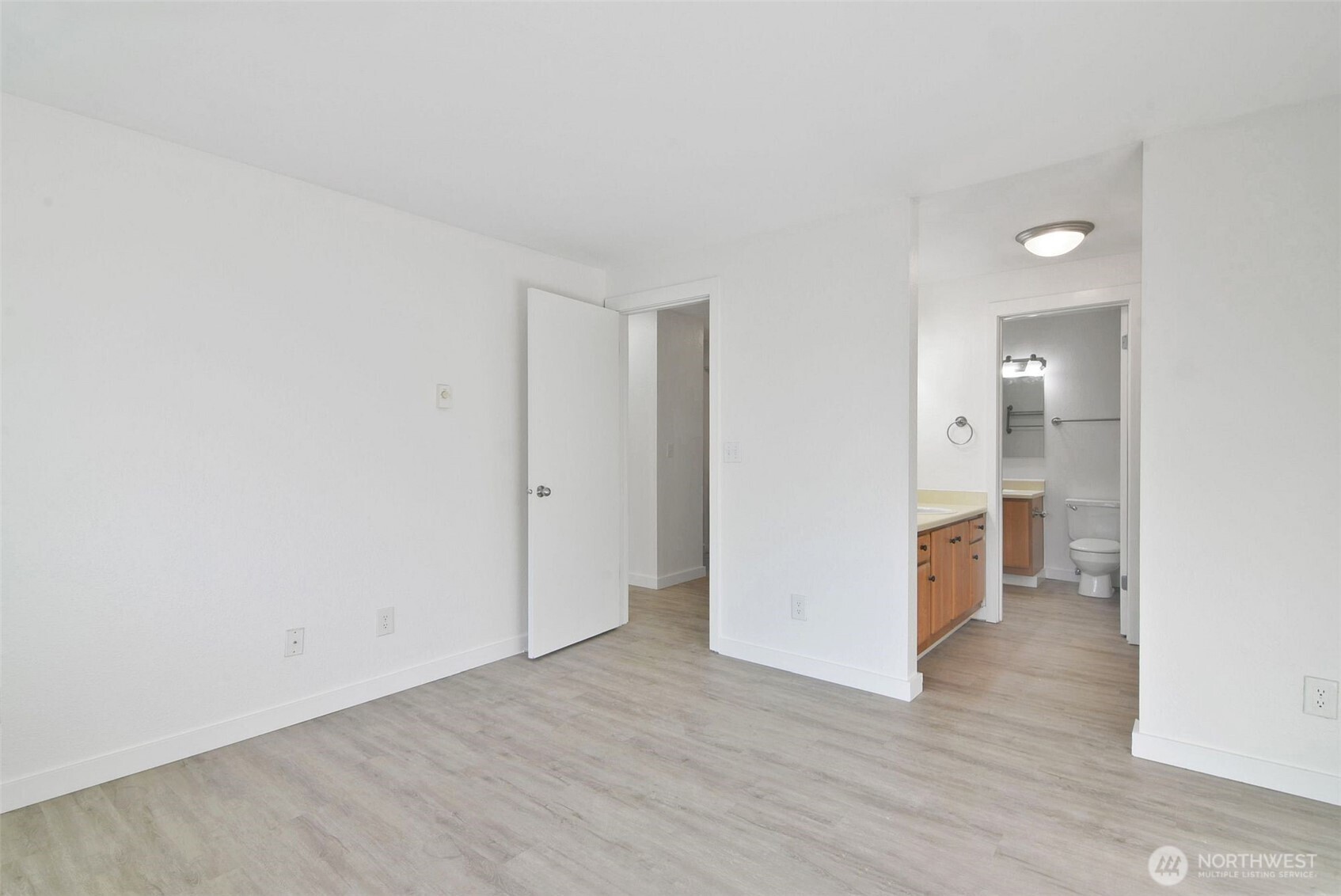 16817 Larch Way C202 Property Photo 11