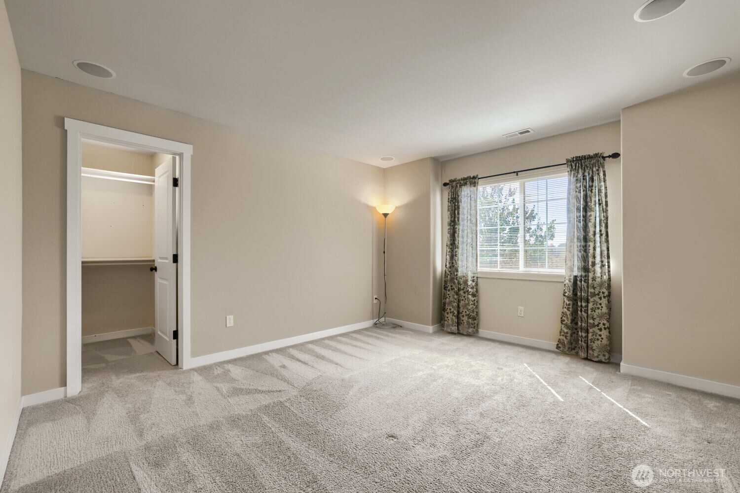 2405 192nd Place Property Photo 12