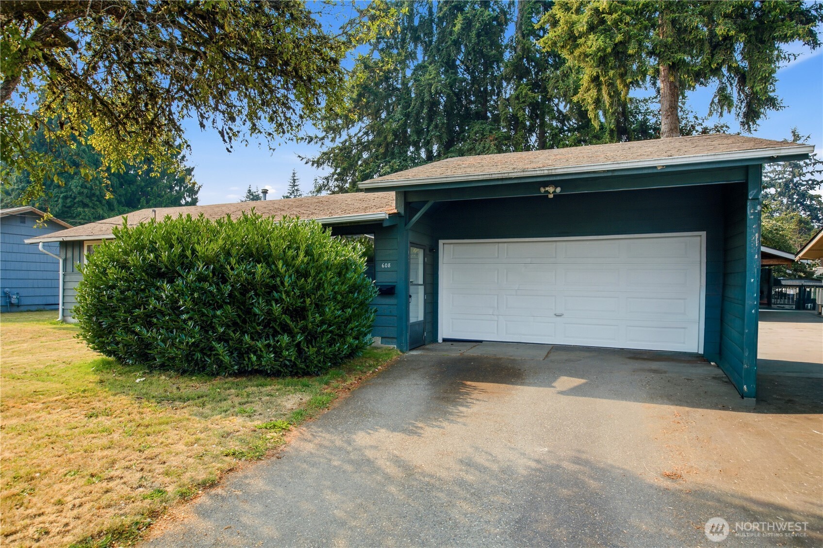 608 24th Street Property Photo 3