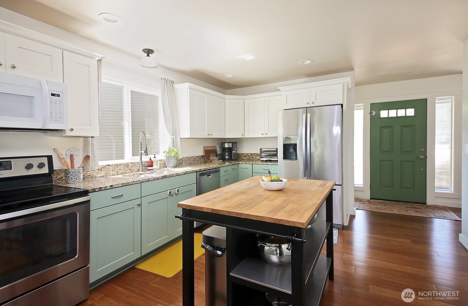 4194 Moorland Place Property Photo 8